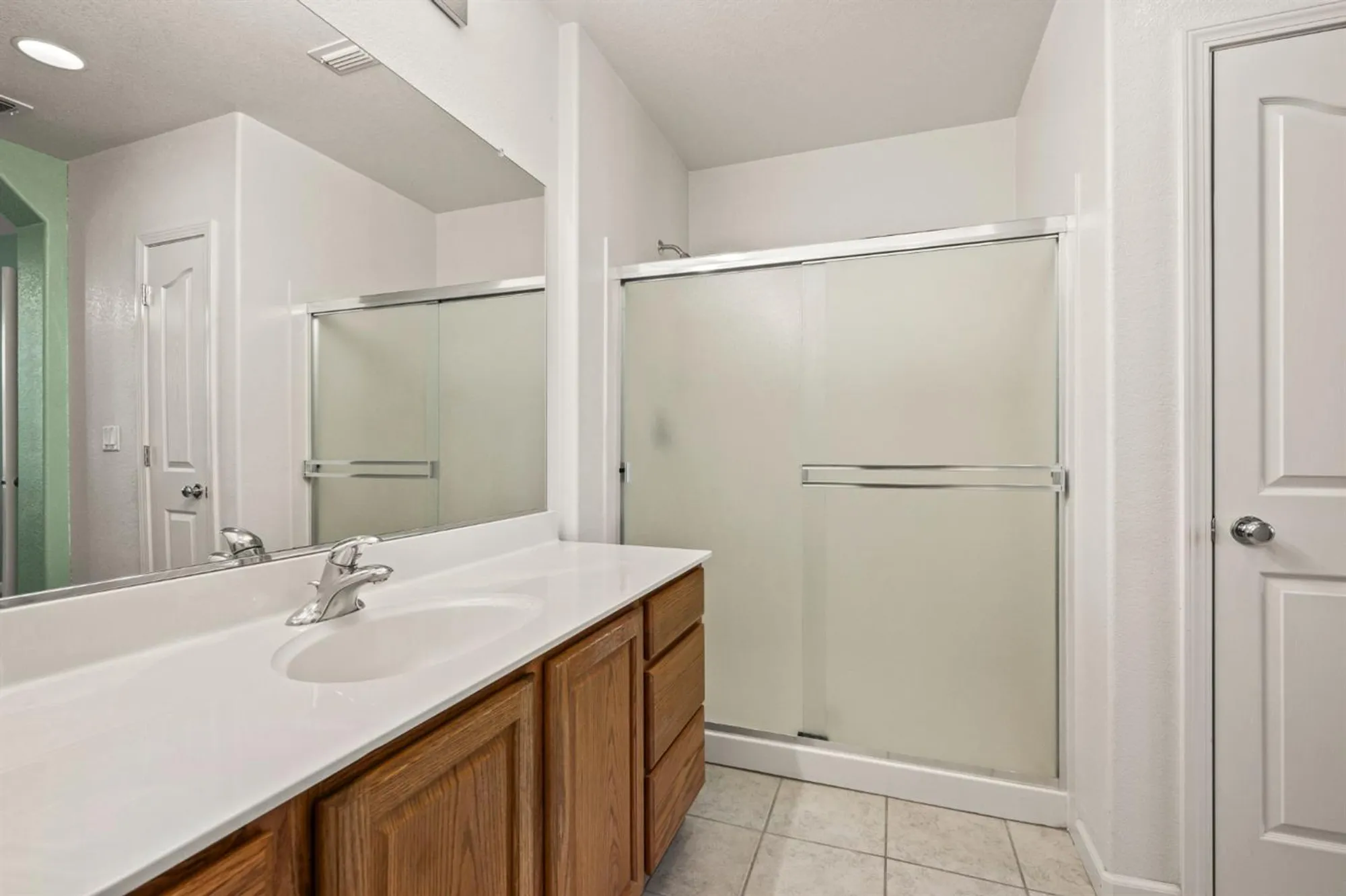 Property Slideshow image 17 of 33 | 2381 rose arbor dr, Sacramento, CA, 95835