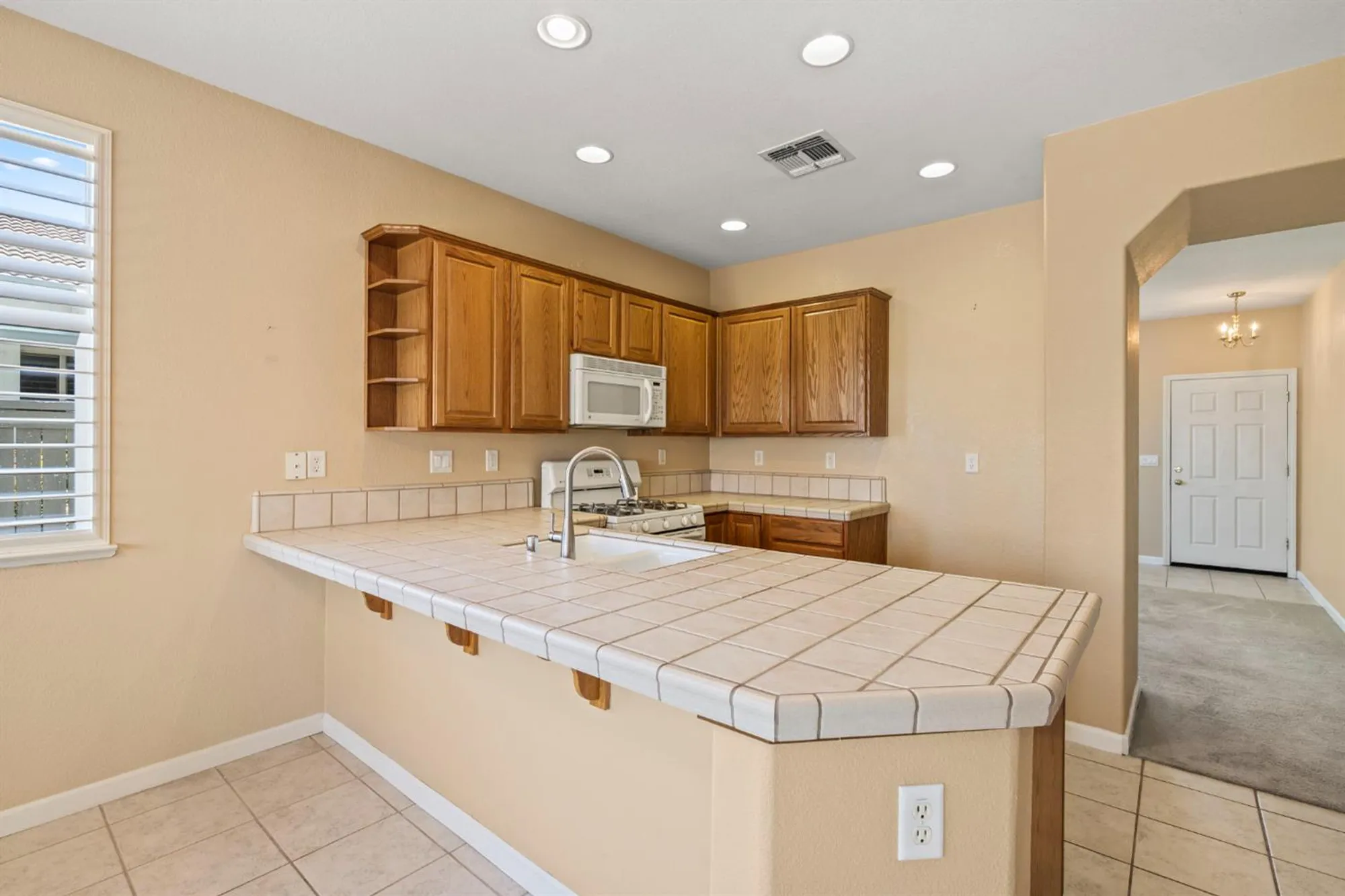Property Slideshow image 11 of 33 | 2381 rose arbor dr, Sacramento, CA, 95835