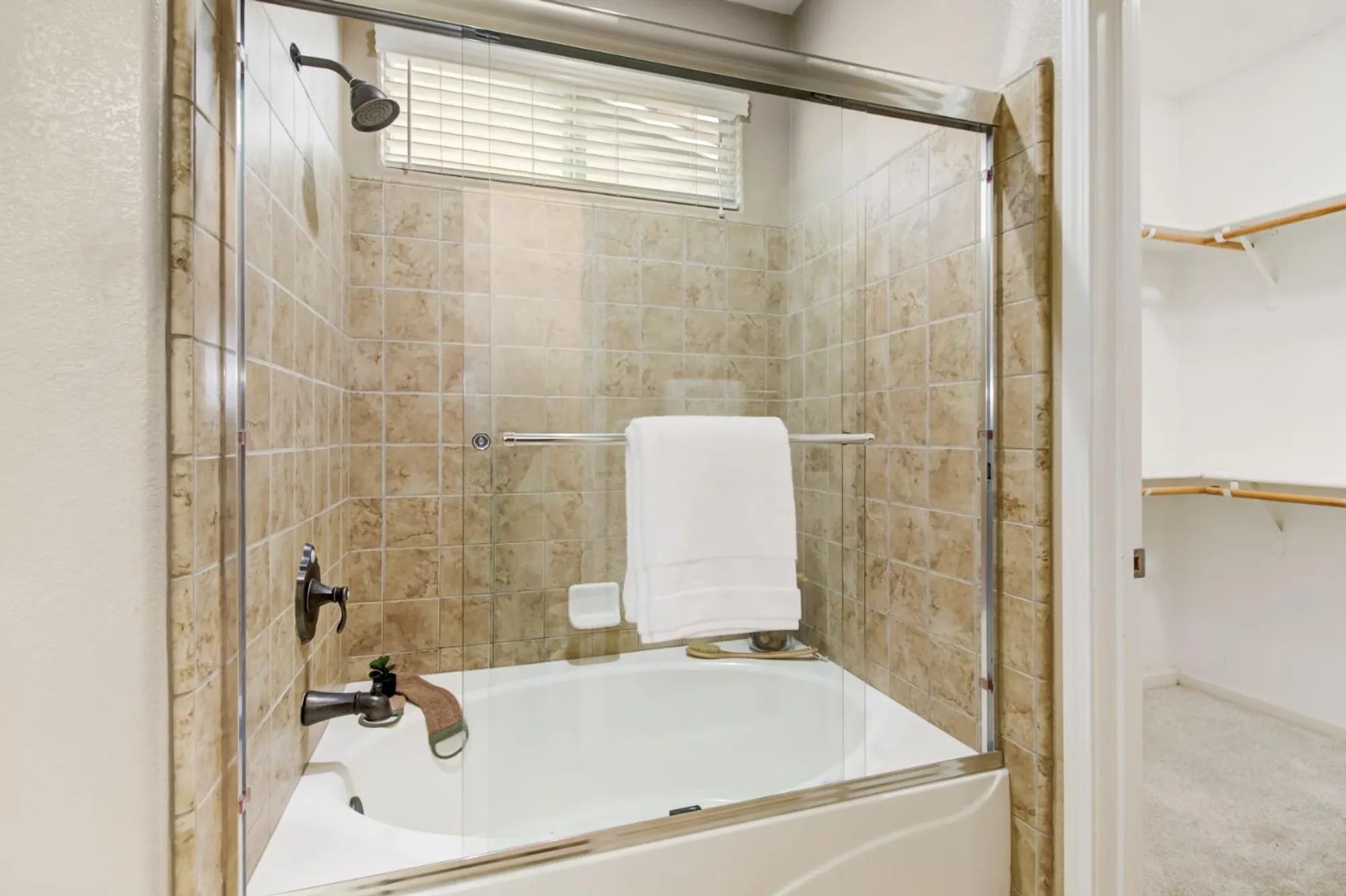 Property Slideshow image 22 of 36 | 4187 hovnanian dr, Sacramento, CA, 95834