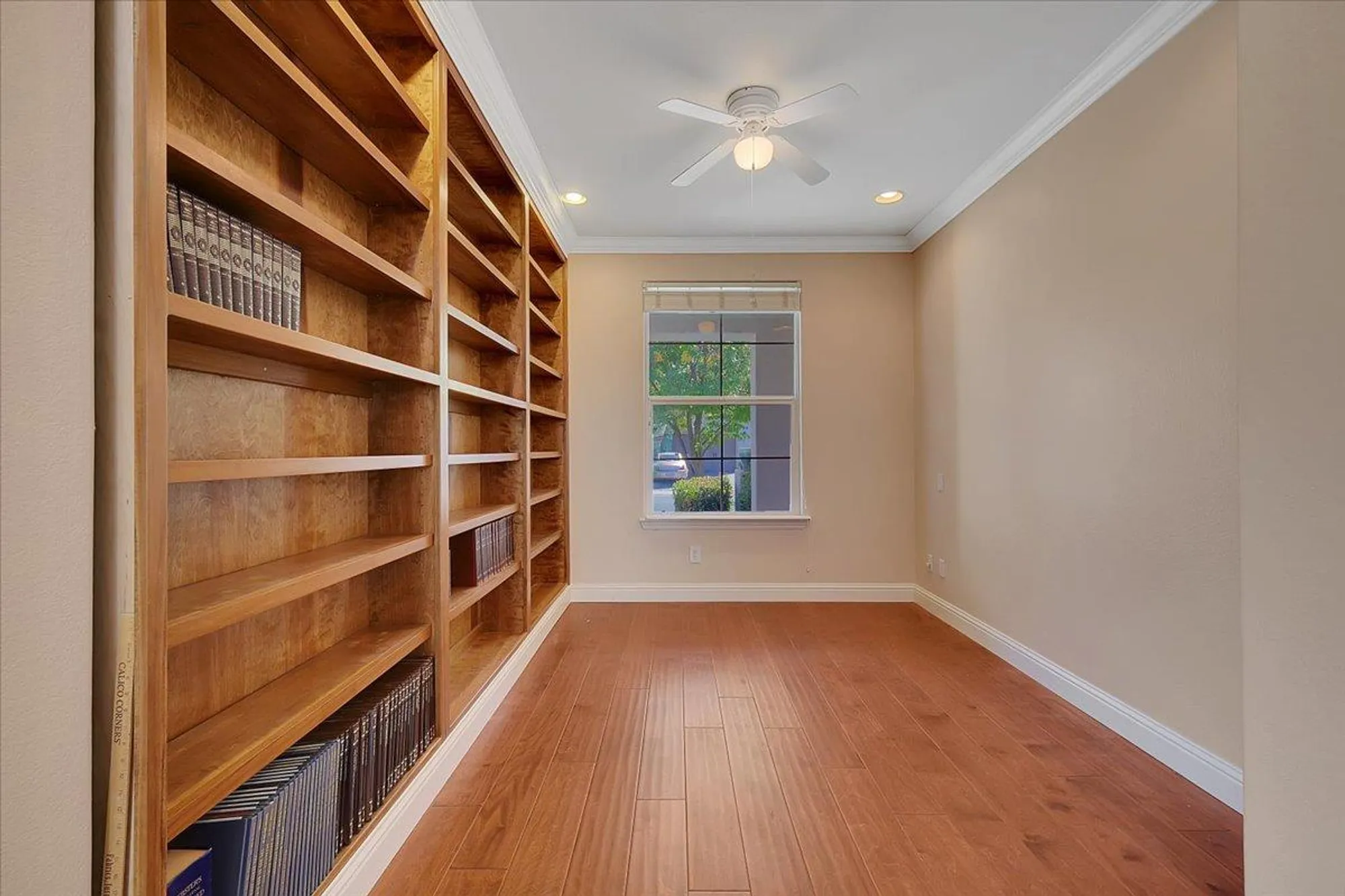 Property Slideshow image 10 of 65 | 2677 san marin ln, Sacramento, CA, 95835