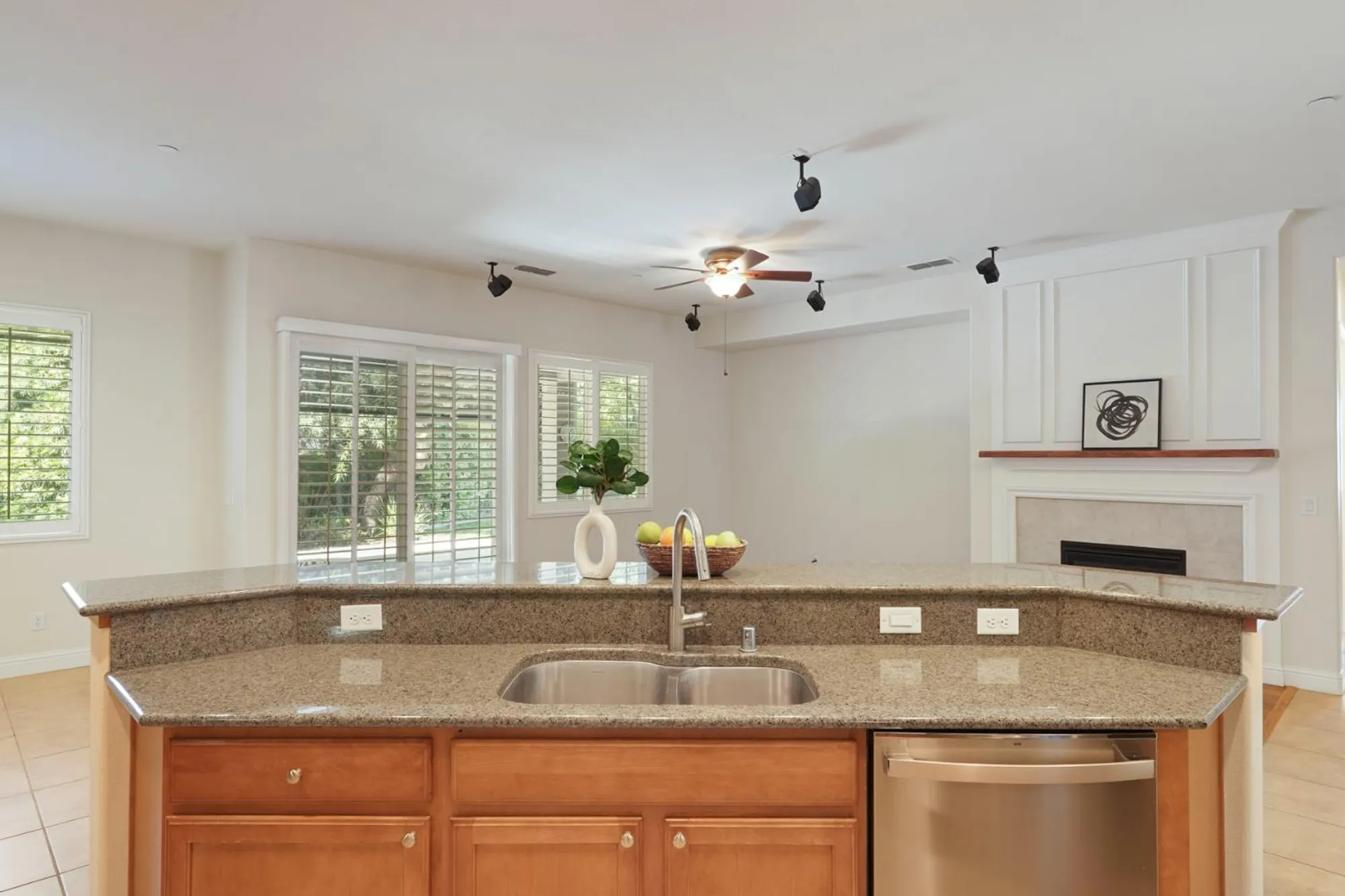 Property Slideshow image 25 of 64 | 2159 knollwood ct, Manteca, CA, 95336