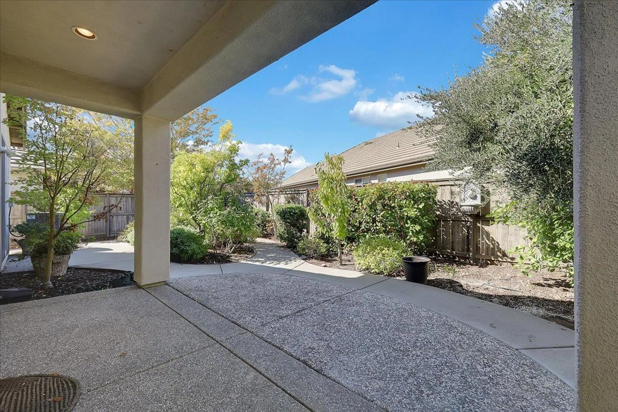 Property Slideshow image 38 of 65 | 2677 san marin ln, Sacramento, CA, 95835