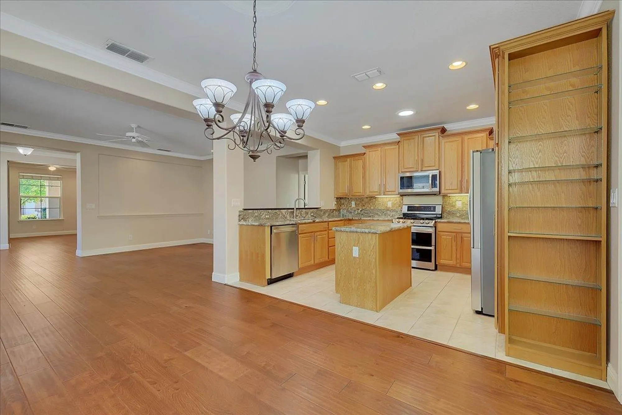 Property Slideshow image 18 of 65 | 2677 san marin ln, Sacramento, CA, 95835