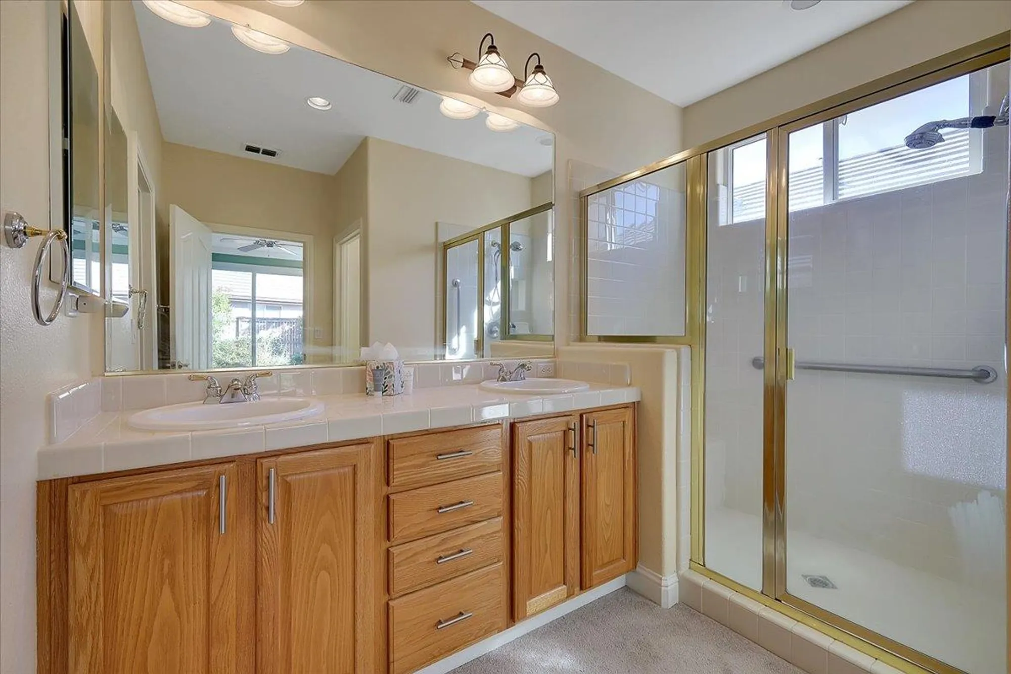 Property Slideshow image 28 of 65 | 2677 san marin ln, Sacramento, CA, 95835