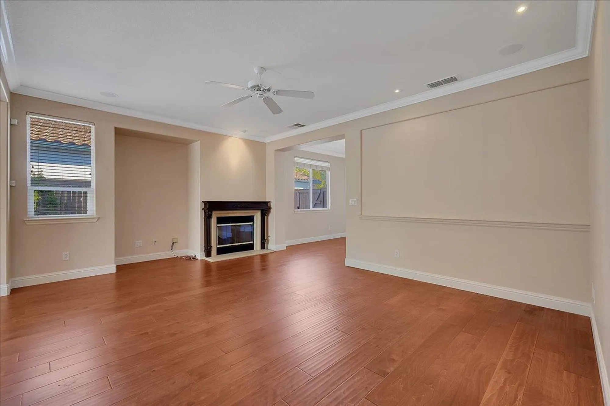 Property Slideshow image 15 of 65 | 2677 san marin ln, Sacramento, CA, 95835