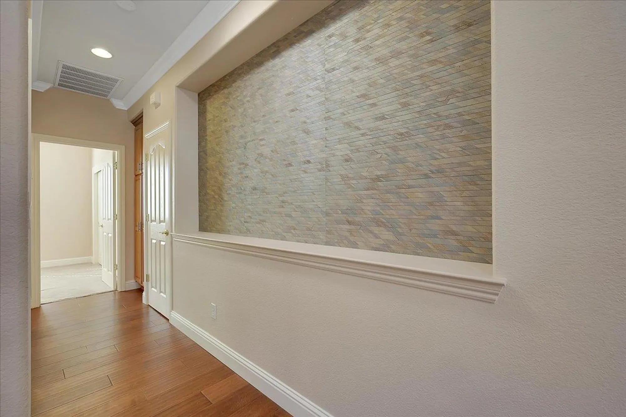 Property Slideshow image 13 of 65 | 2677 san marin ln, Sacramento, CA, 95835
