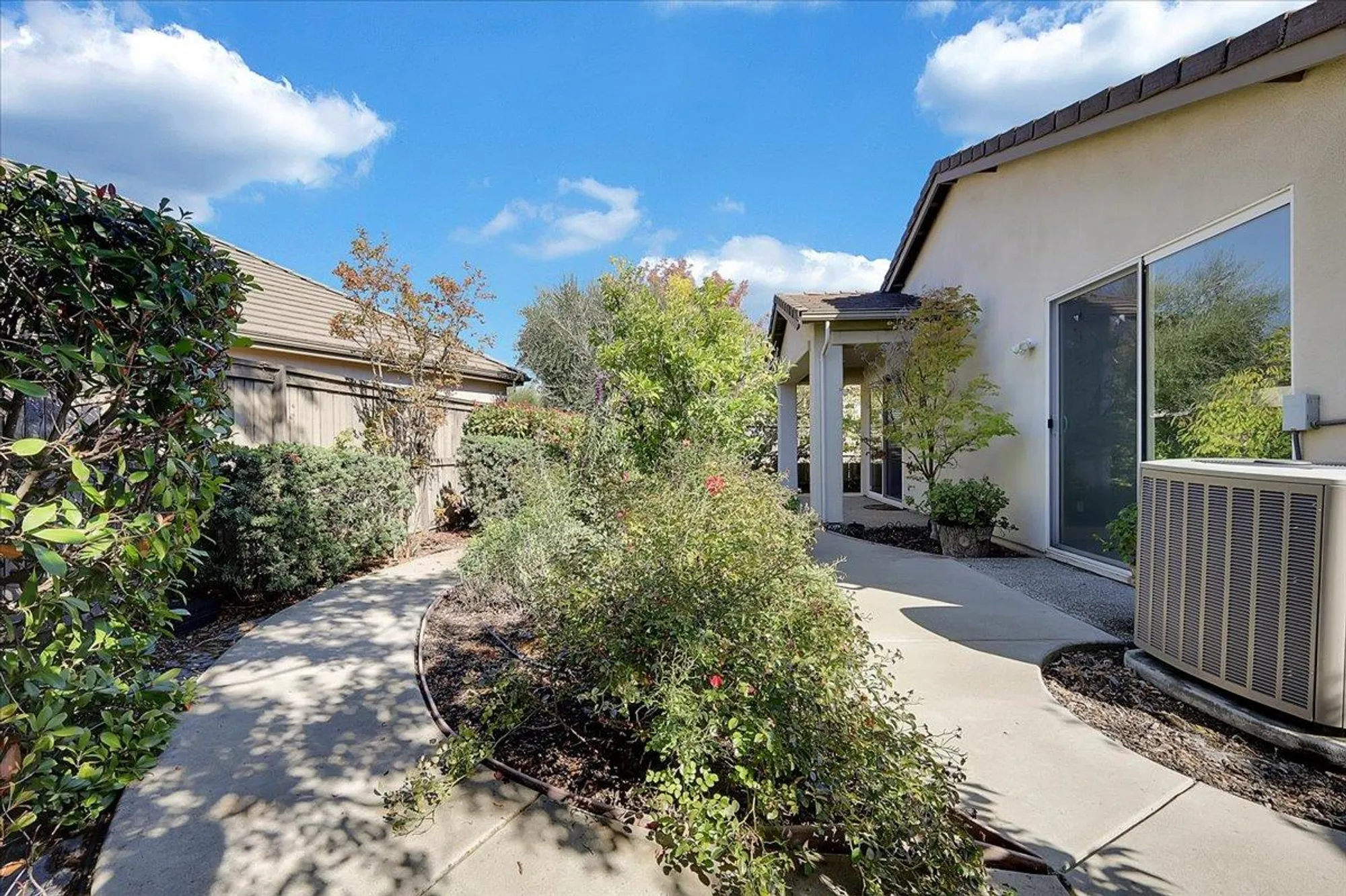 Property Slideshow image 47 of 65 | 2677 san marin ln, Sacramento, CA, 95835