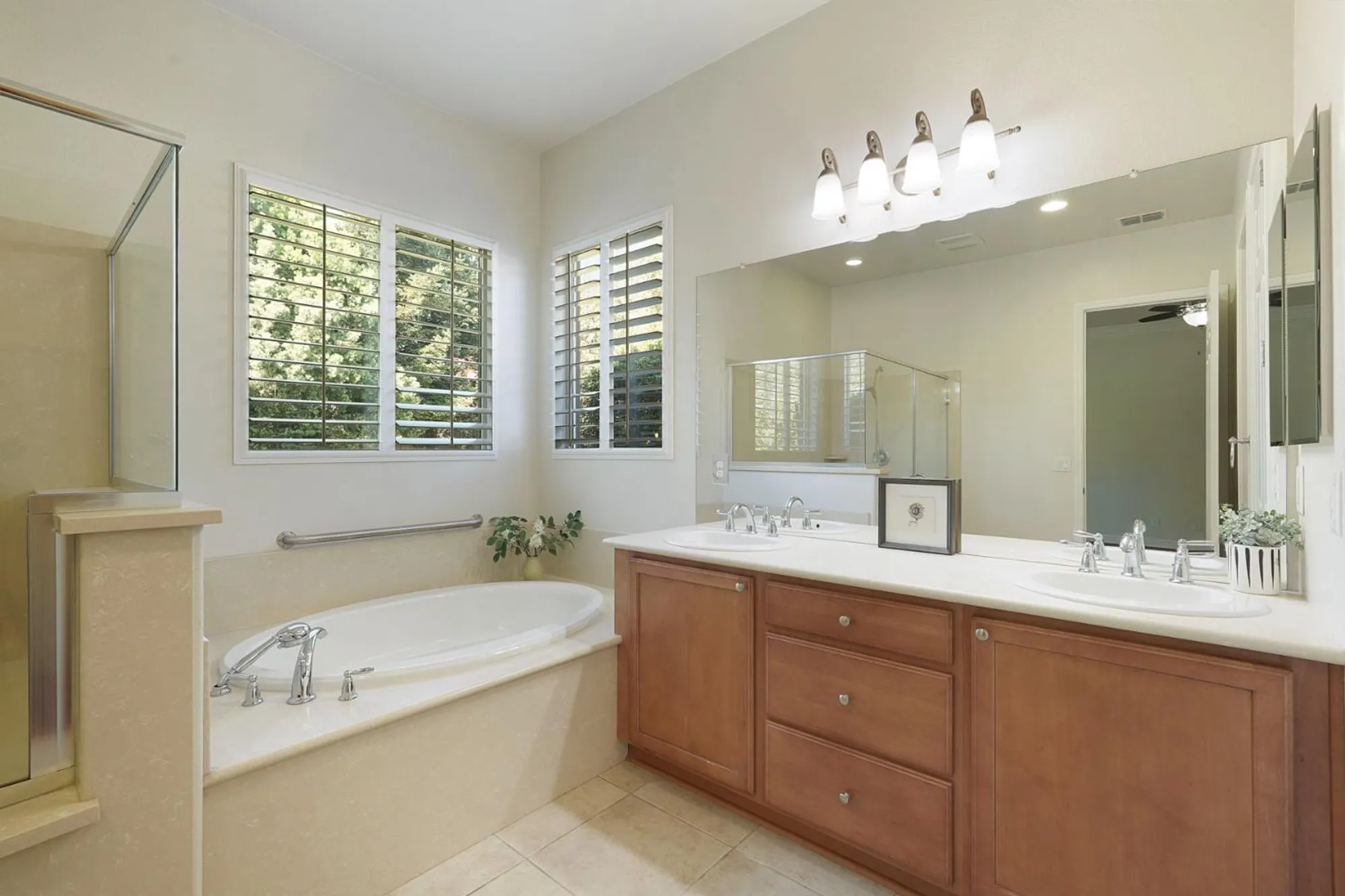 Property Slideshow image 35 of 64 | 2159 knollwood ct, Manteca, CA, 95336
