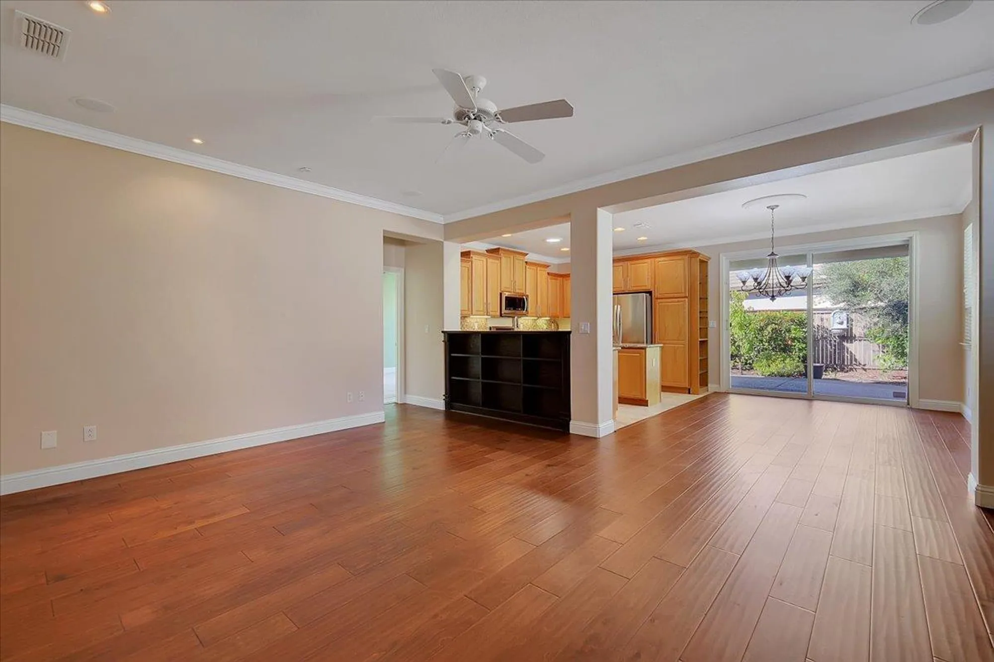 Property Slideshow image 12 of 65 | 2677 san marin ln, Sacramento, CA, 95835