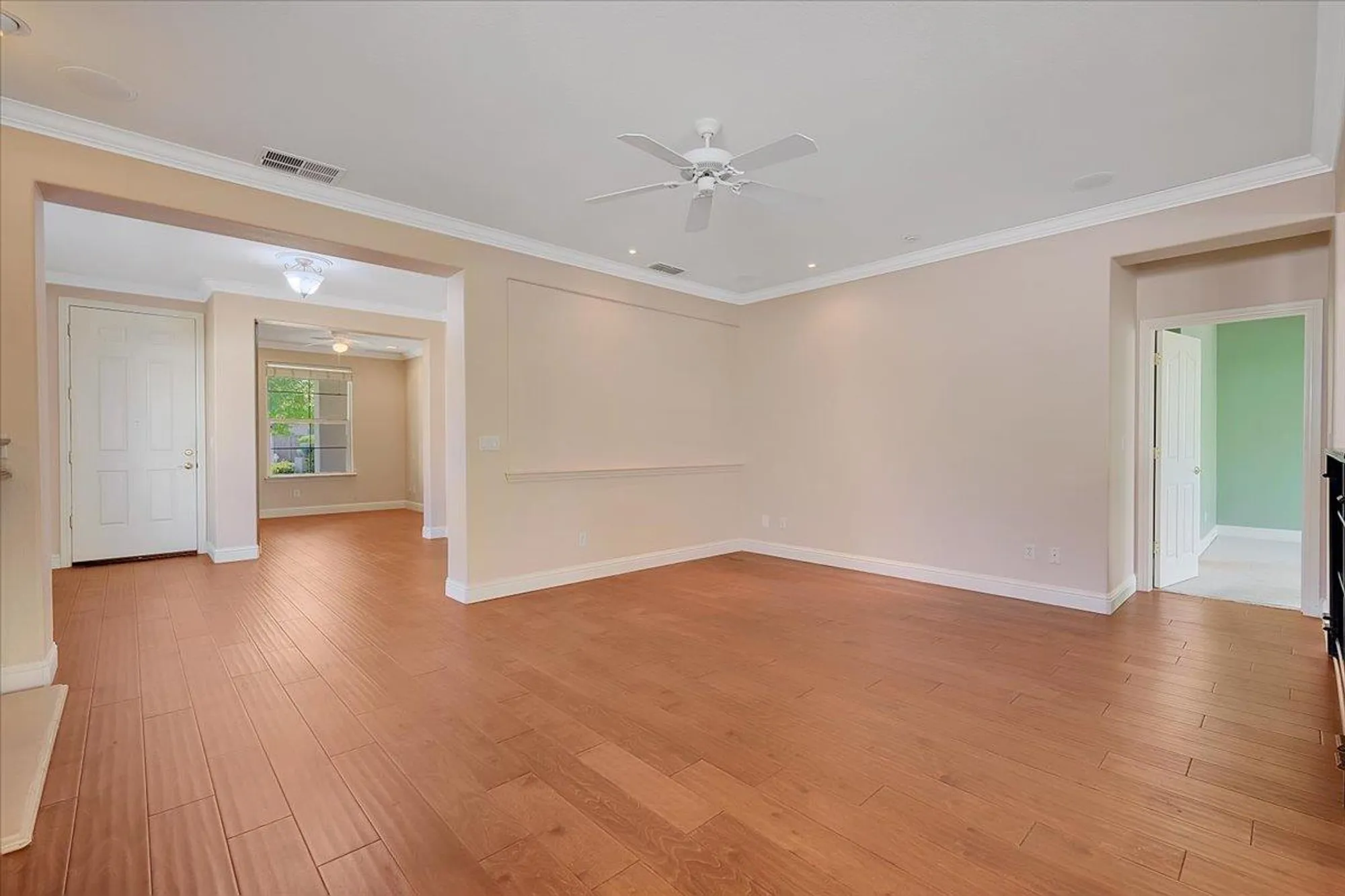 Property Slideshow image 16 of 65 | 2677 san marin ln, Sacramento, CA, 95835