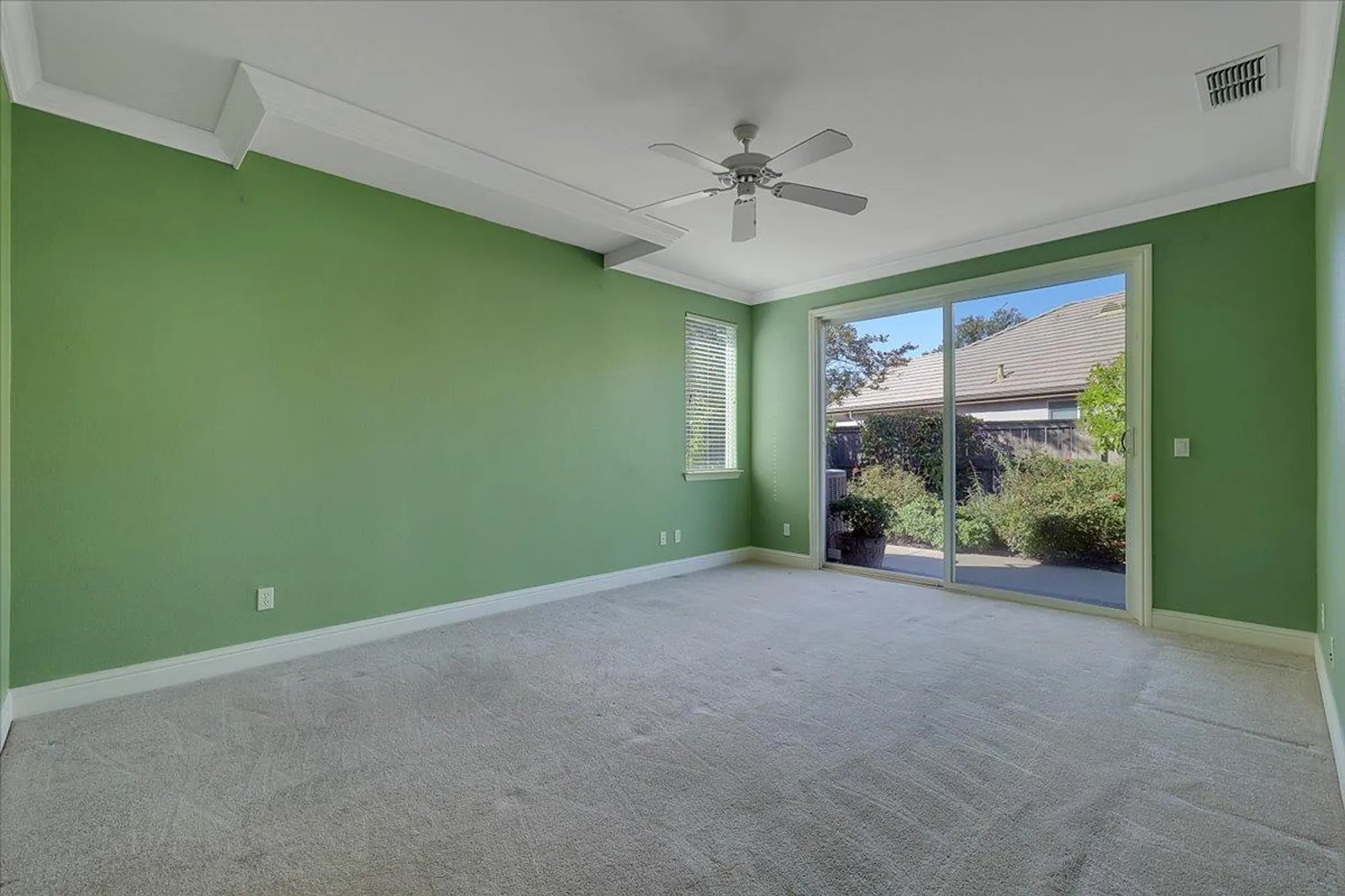 Property Slideshow image 24 of 65 | 2677 san marin ln, Sacramento, CA, 95835