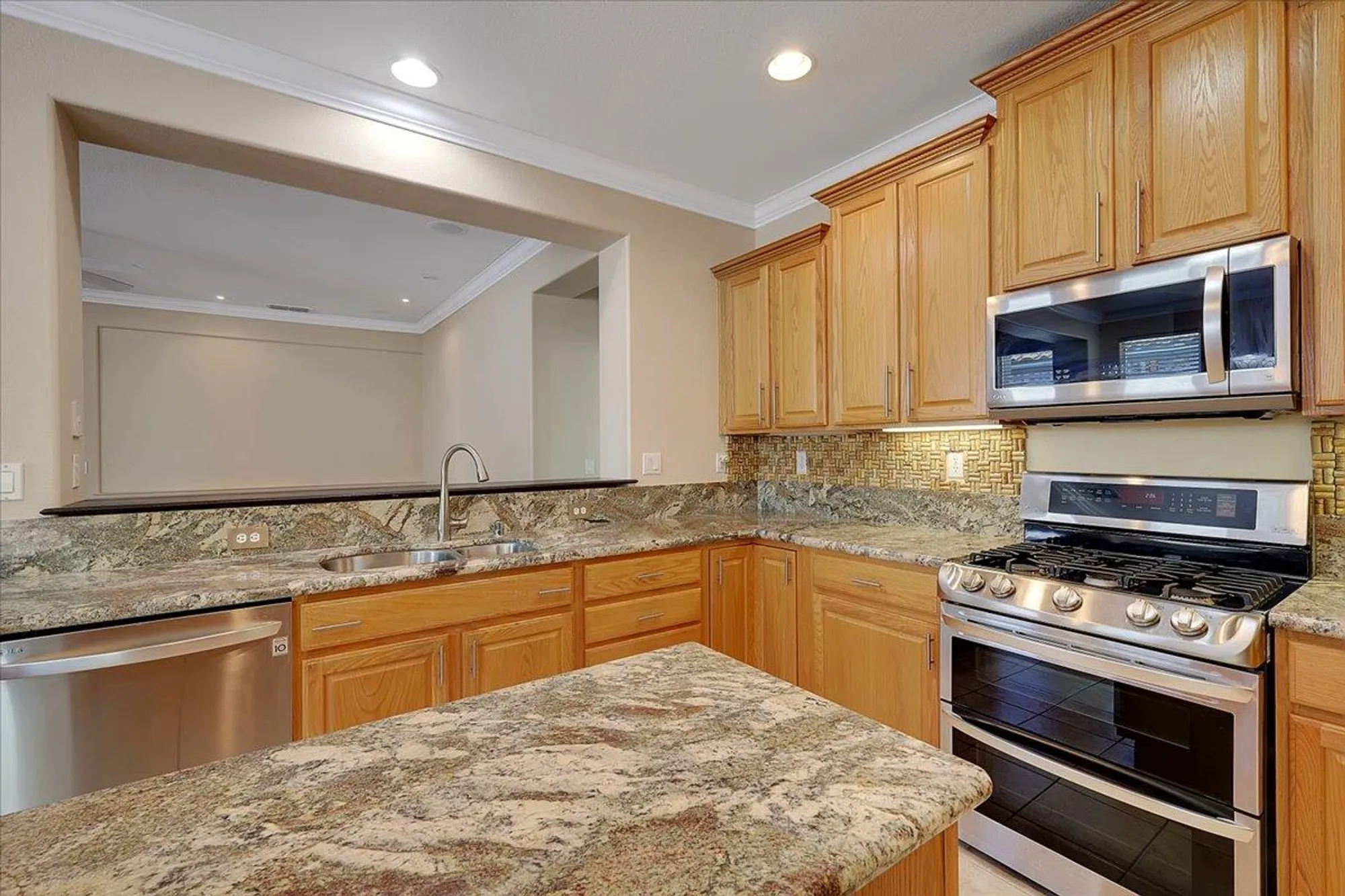 Property Slideshow image 23 of 65 | 2677 san marin ln, Sacramento, CA, 95835
