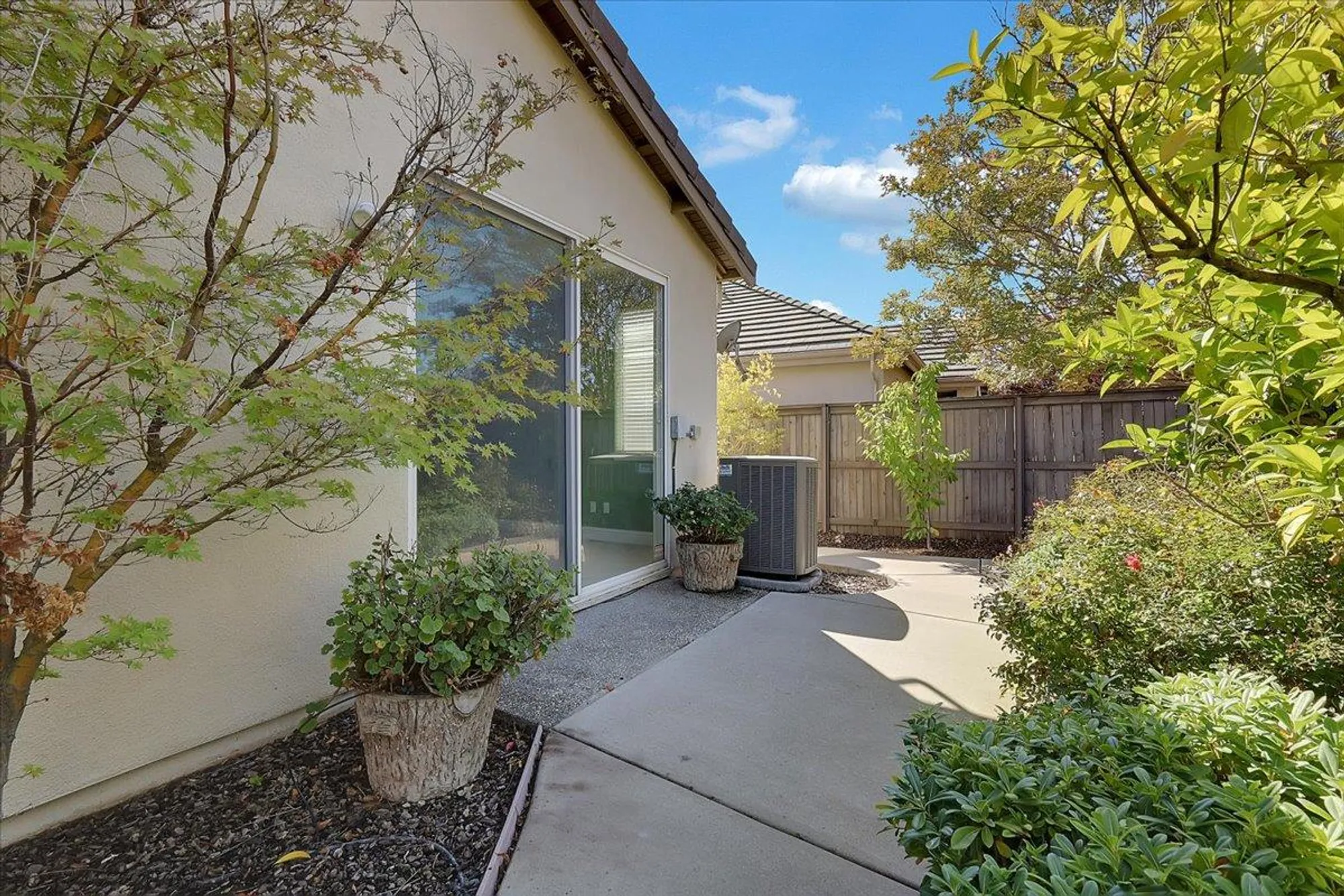 Property Slideshow image 44 of 65 | 2677 san marin ln, Sacramento, CA, 95835