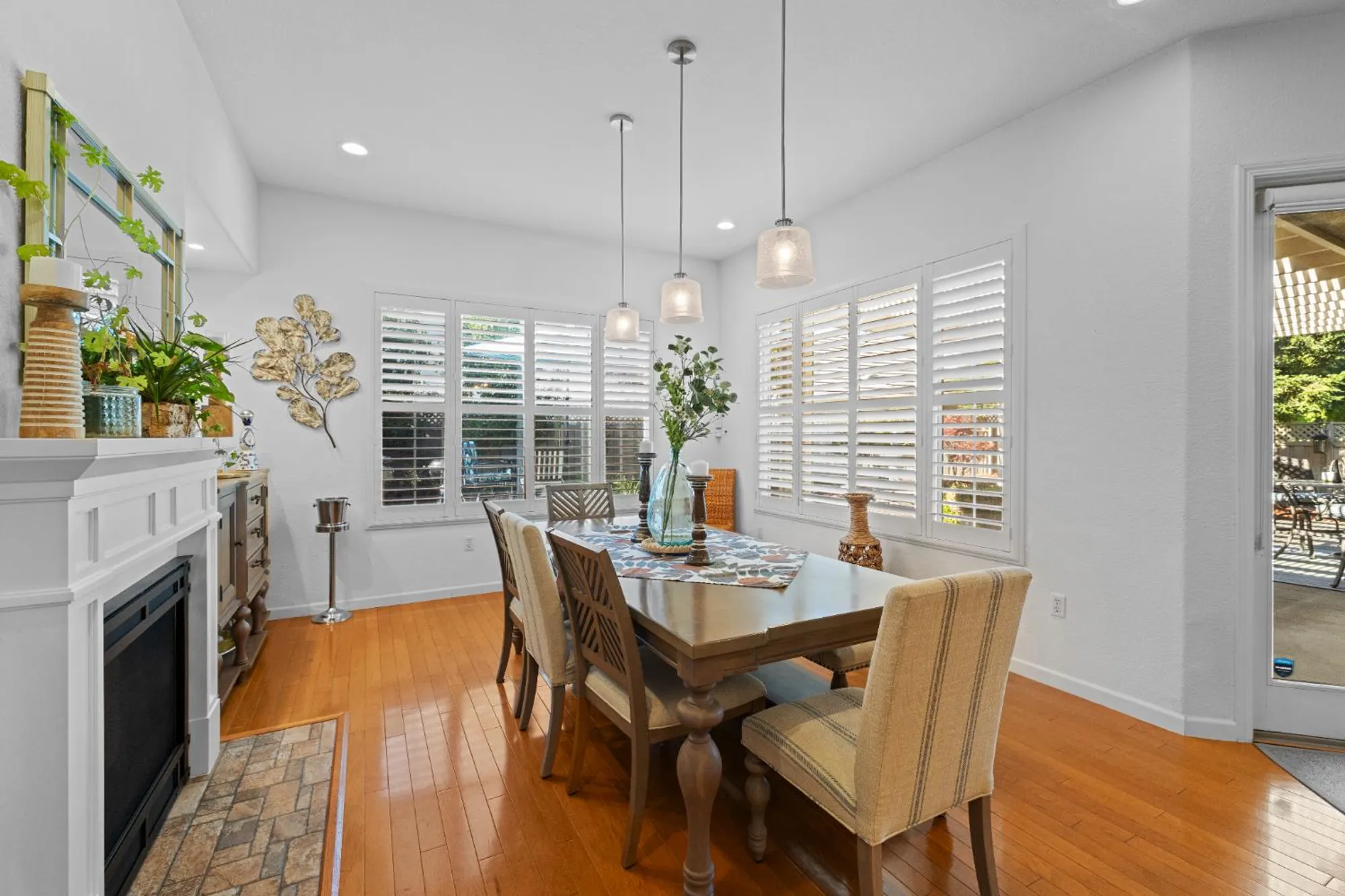 Property Slideshow image 30 of 36 | 7129 mule team way, Roseville, CA, 95747