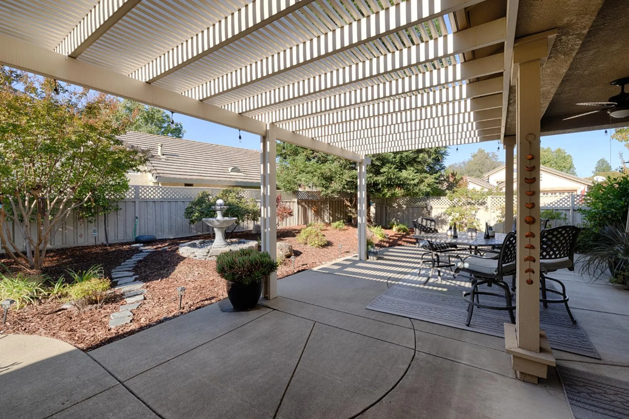Property Slideshow image 14 of 36 | 7129 mule team way, Roseville, CA, 95747