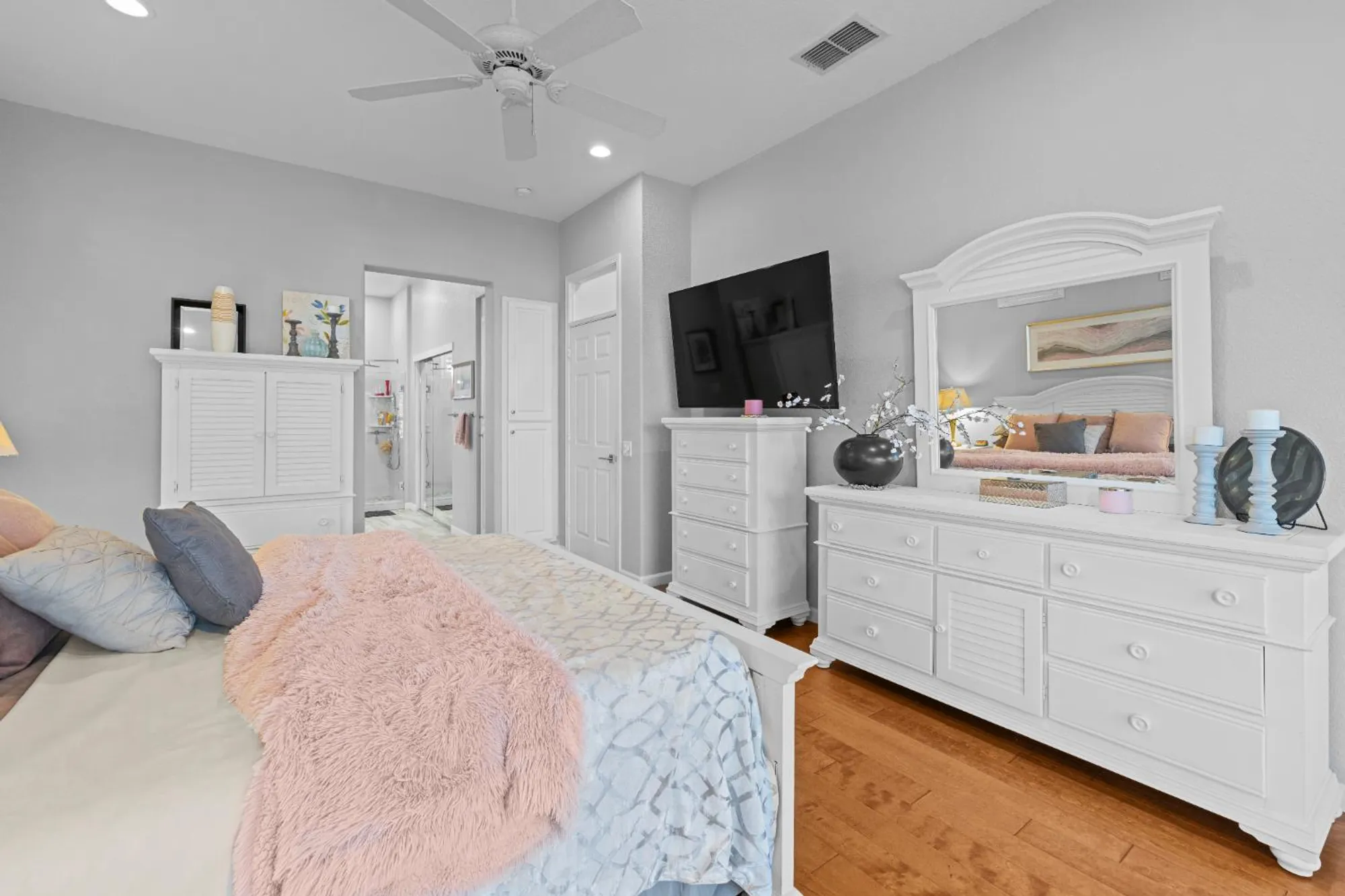 Property Slideshow image 23 of 36 | 7129 mule team way, Roseville, CA, 95747