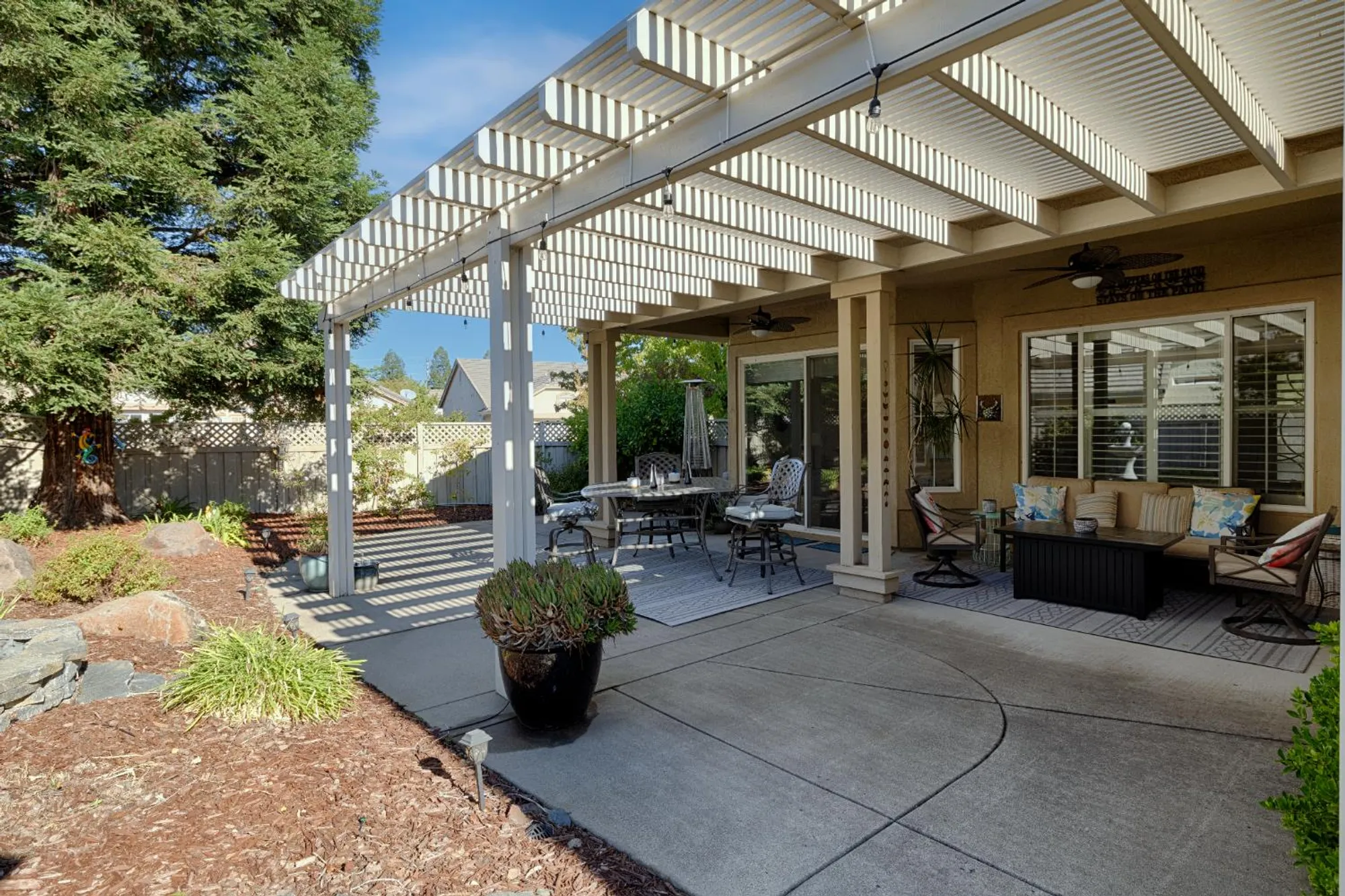 Property Slideshow image 13 of 36 | 7129 mule team way, Roseville, CA, 95747