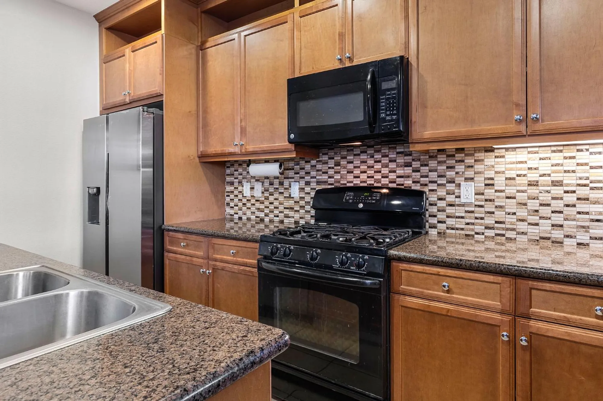 Property Slideshow image 18 of 38 | 7525 eldred way, Sacramento, CA, 95829