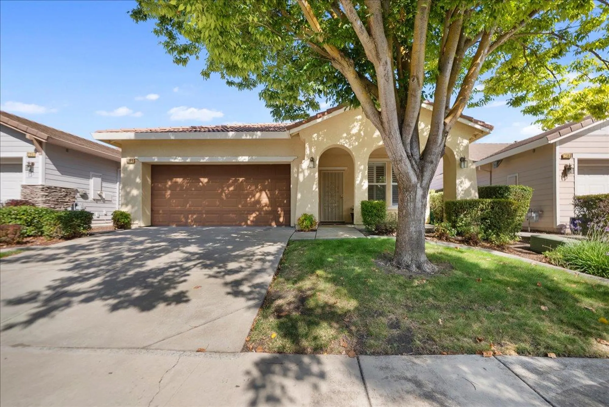 Property Slideshow image 2 of 30 | 2309 bay horse ln, Sacramento, CA, 95835