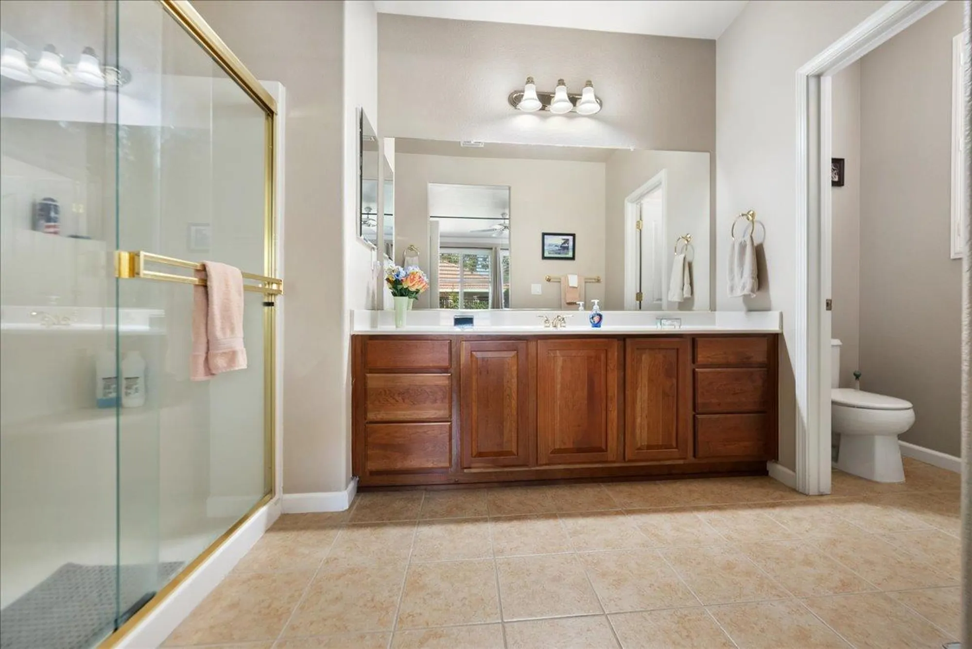 Property Slideshow image 15 of 30 | 2309 bay horse ln, Sacramento, CA, 95835