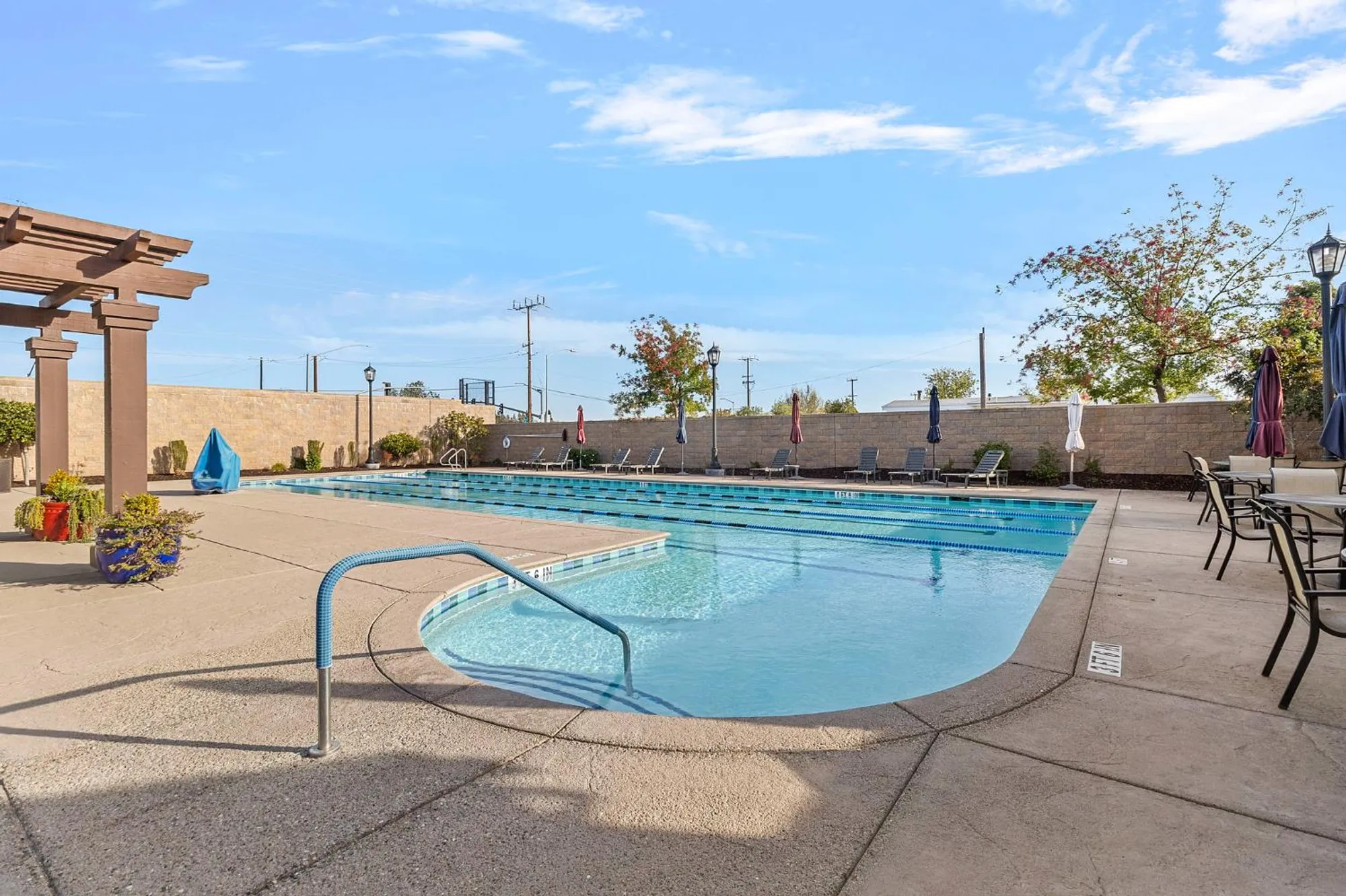 Property Slideshow image 31 of 38 | 7525 eldred way, Sacramento, CA, 95829