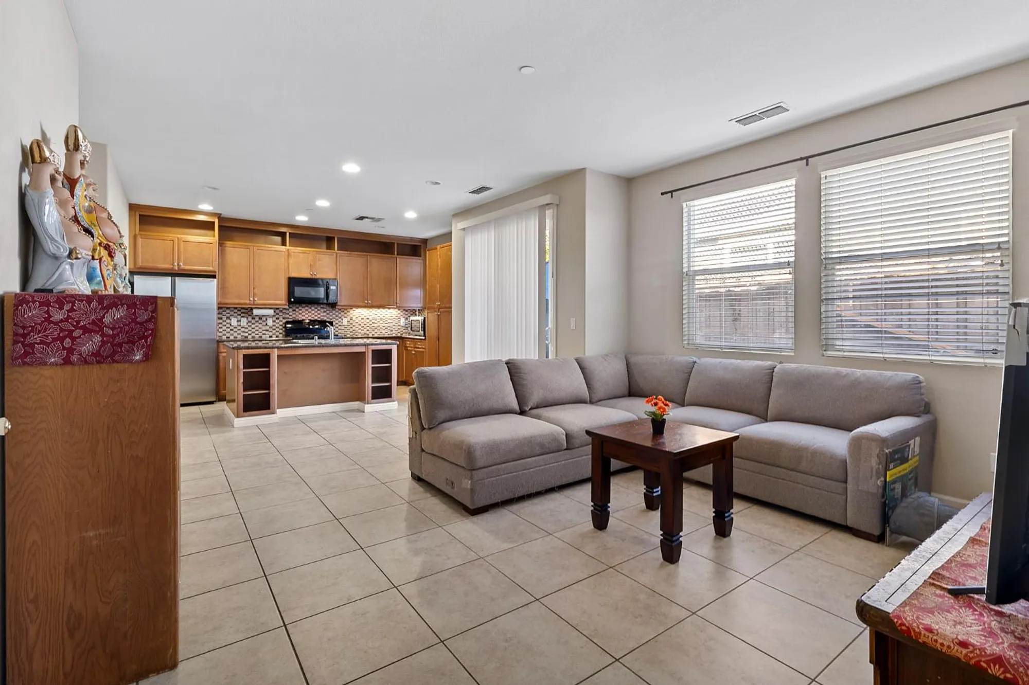 Property Slideshow image 11 of 38 | 7525 eldred way, Sacramento, CA, 95829