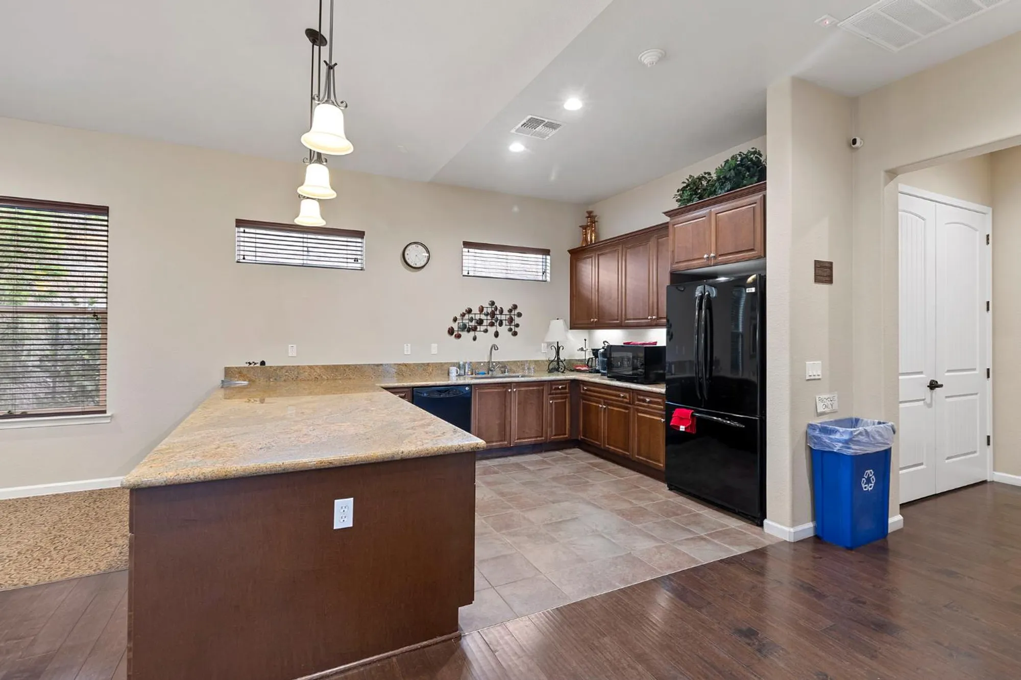 Property Slideshow image 29 of 38 | 7525 eldred way, Sacramento, CA, 95829