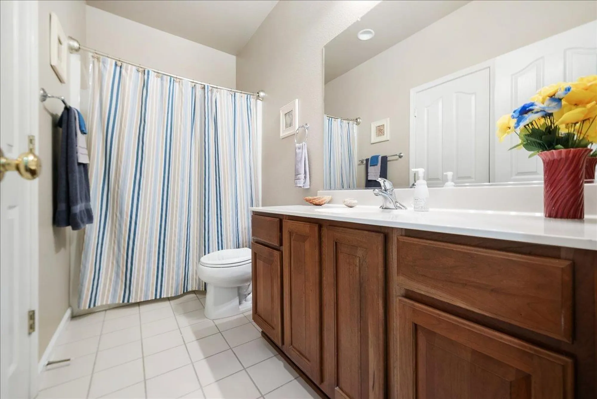 Property Slideshow image 17 of 30 | 2309 bay horse ln, Sacramento, CA, 95835
