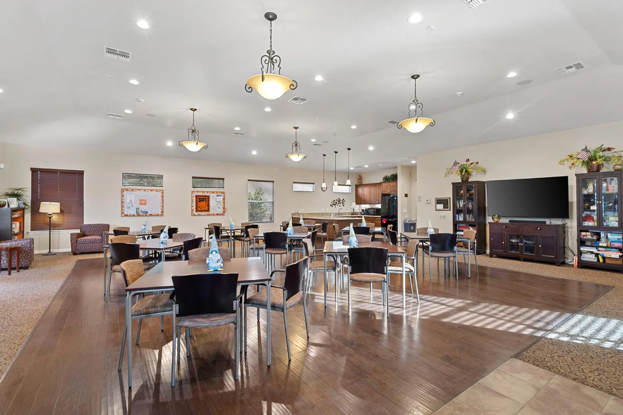 Property Slideshow image 28 of 38 | 7525 eldred way, Sacramento, CA, 95829