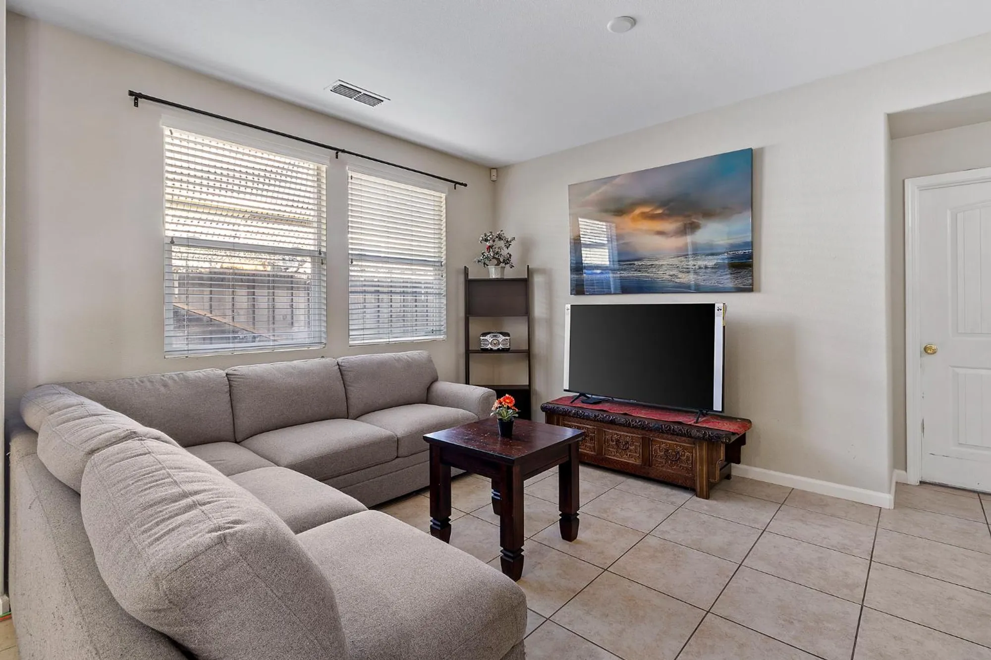 Property Slideshow image 10 of 38 | 7525 eldred way, Sacramento, CA, 95829