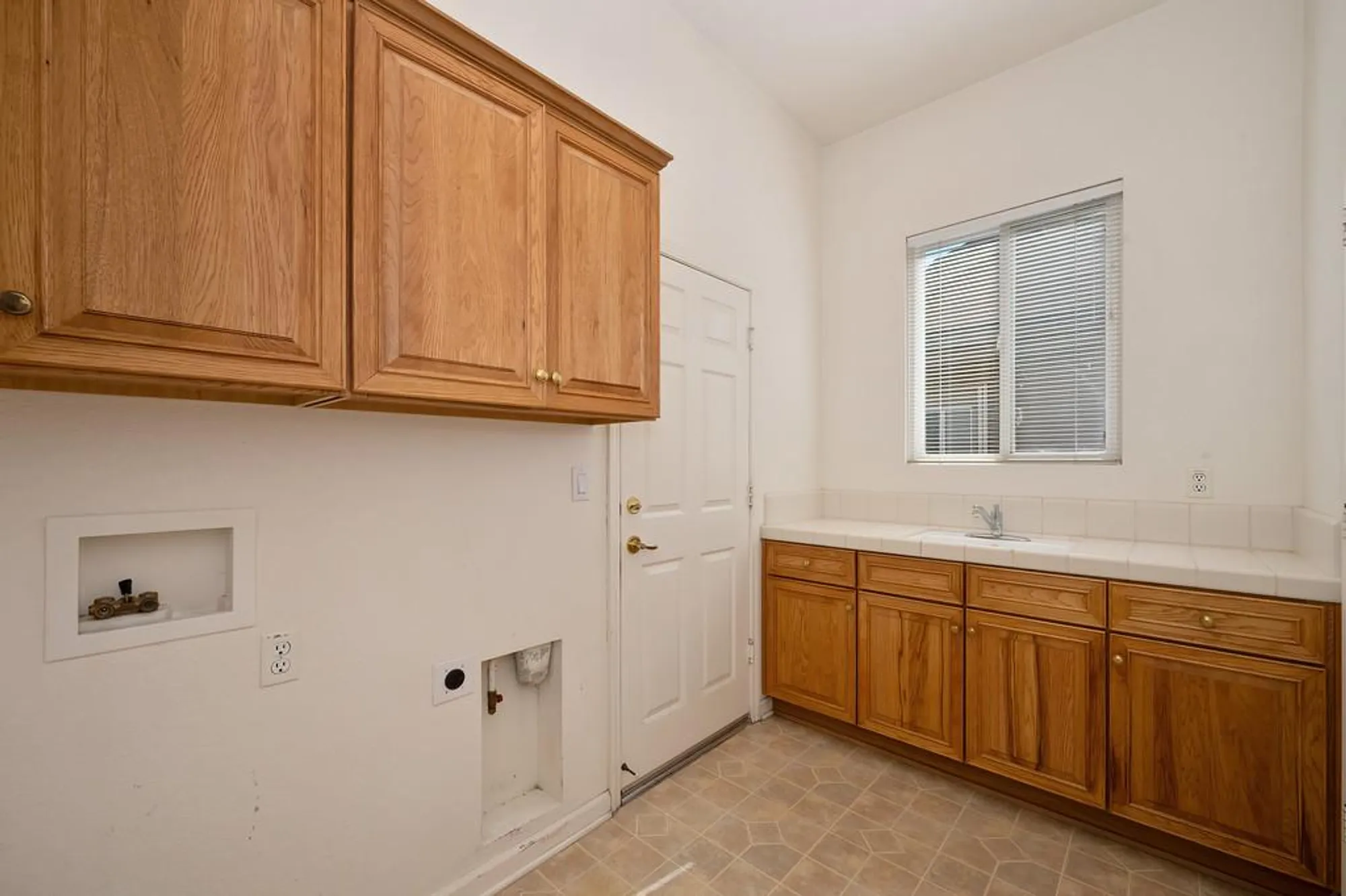 Property Slideshow image 22 of 39 | 6196 strawberry station loop, Roseville, CA, 95747