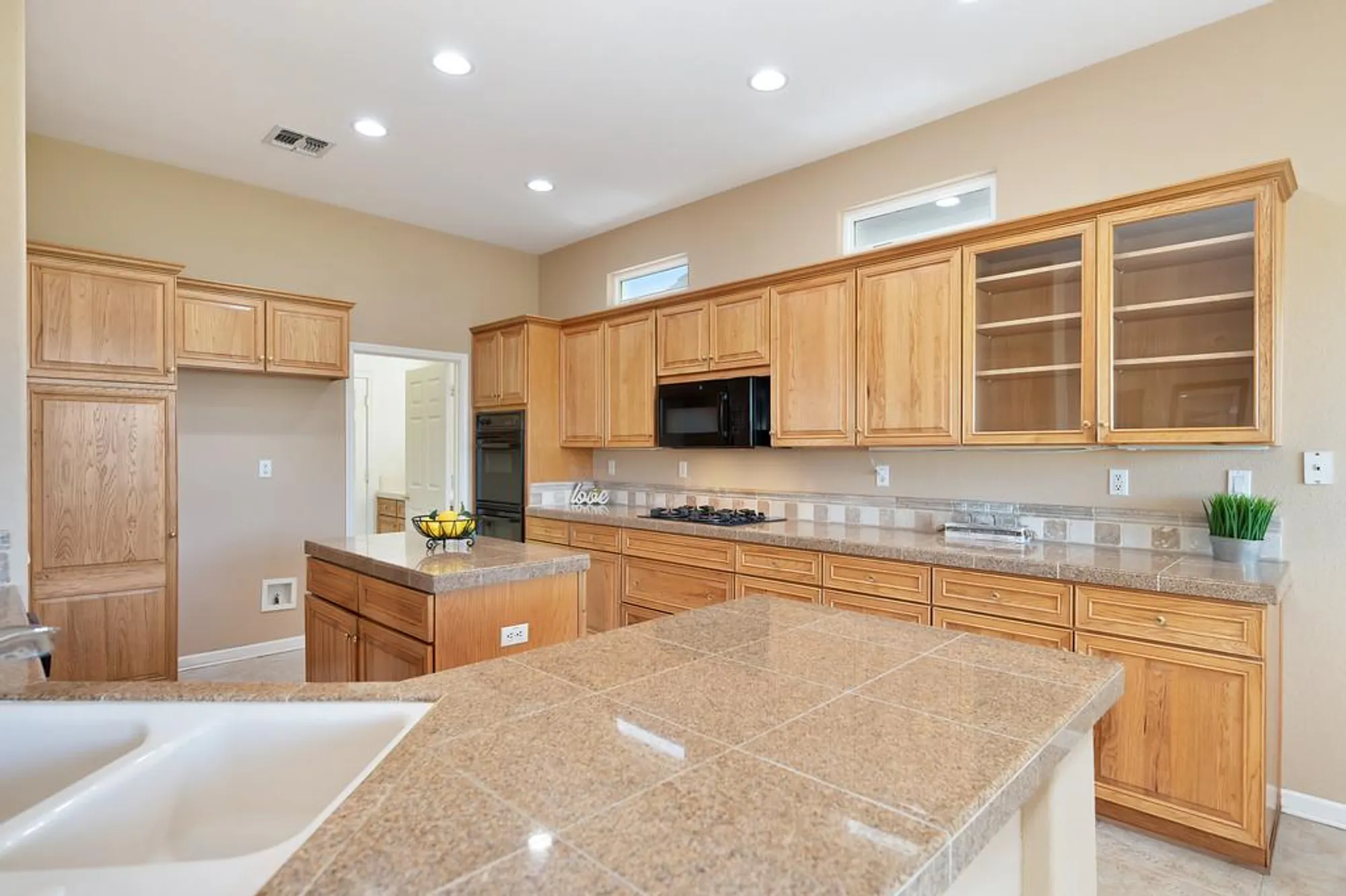 Property Slideshow image 8 of 39 | 6196 strawberry station loop, Roseville, CA, 95747