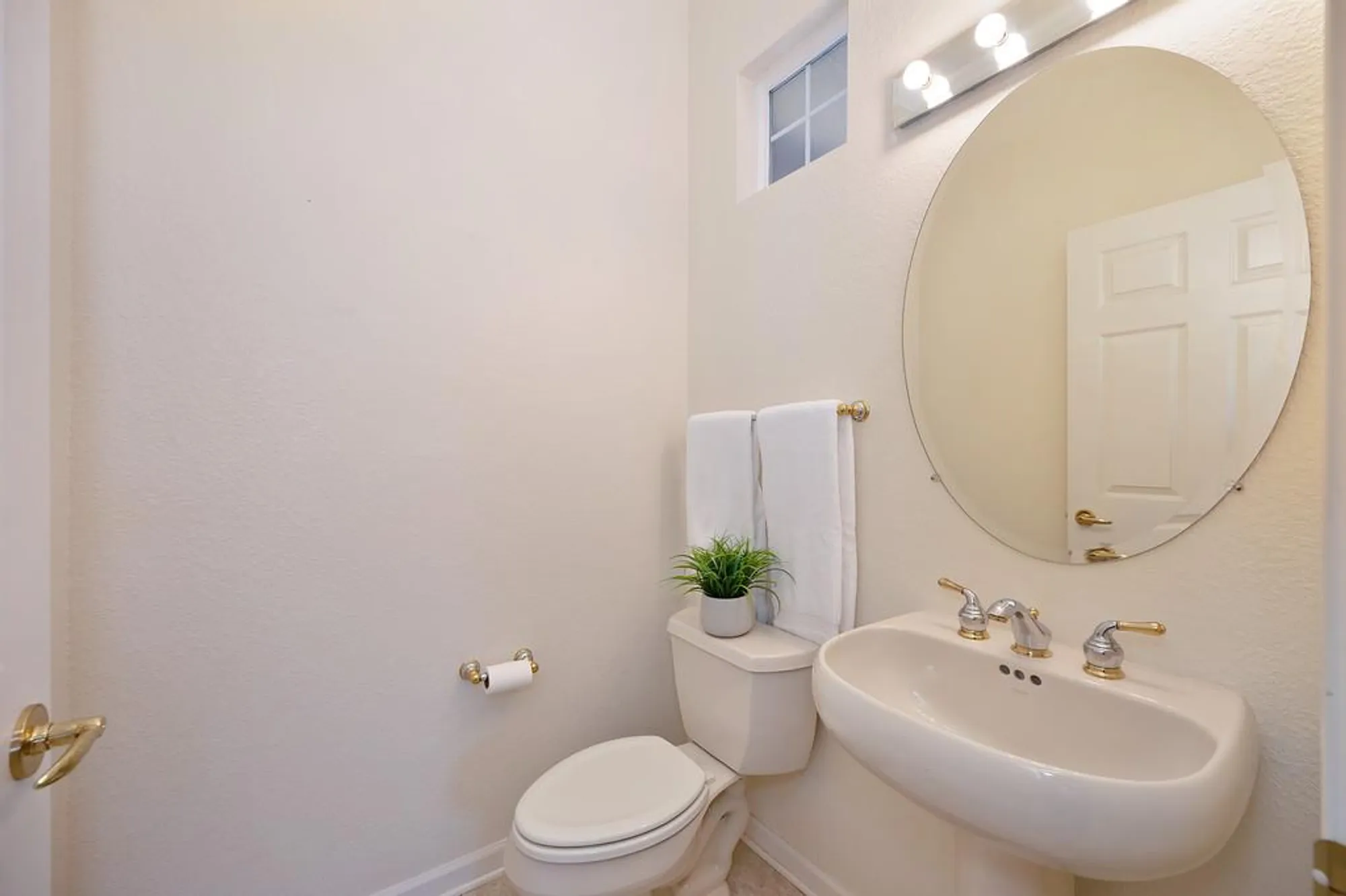 Property Slideshow image 23 of 39 | 6196 strawberry station loop, Roseville, CA, 95747