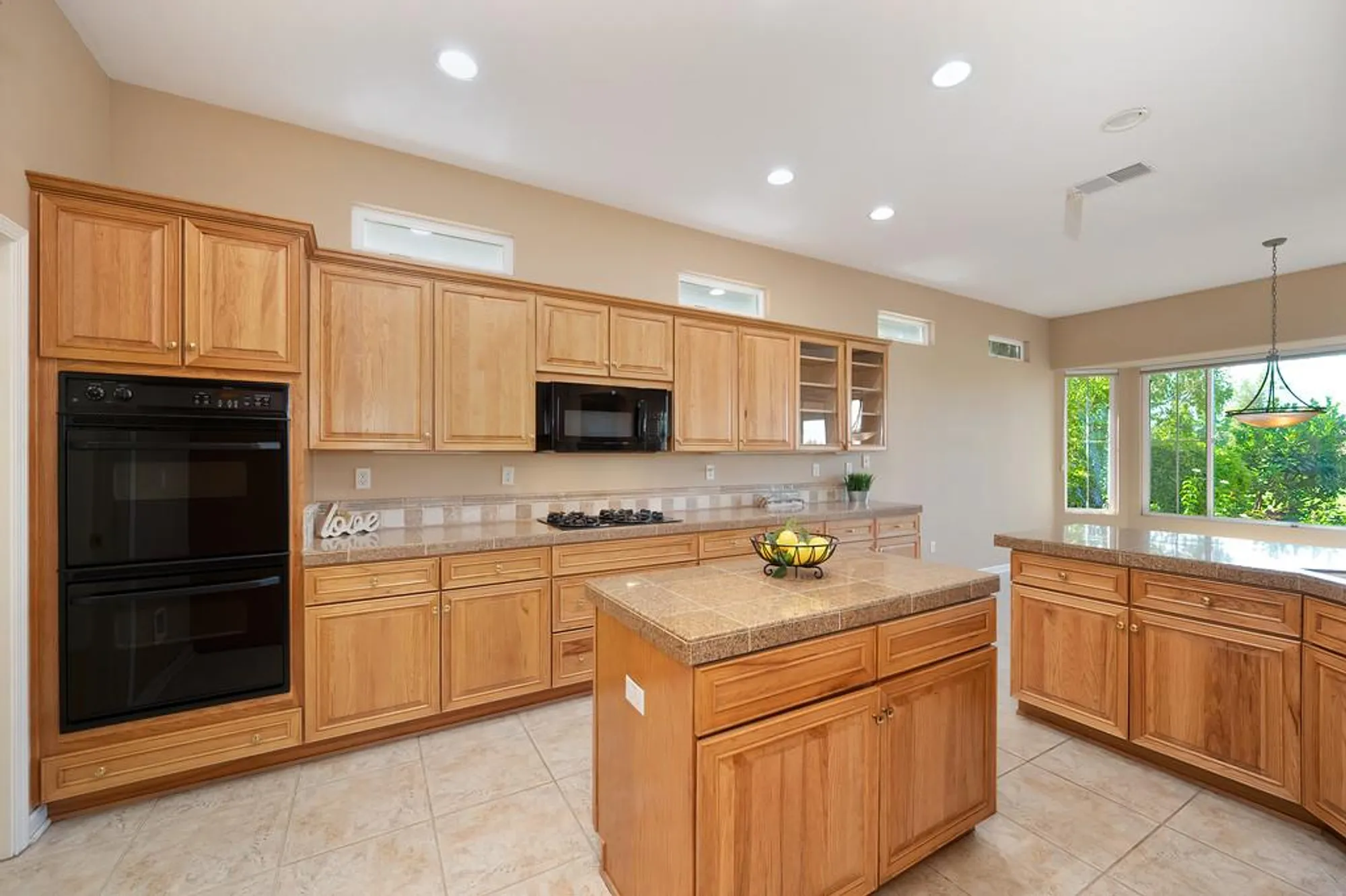 Property Slideshow image 7 of 39 | 6196 strawberry station loop, Roseville, CA, 95747