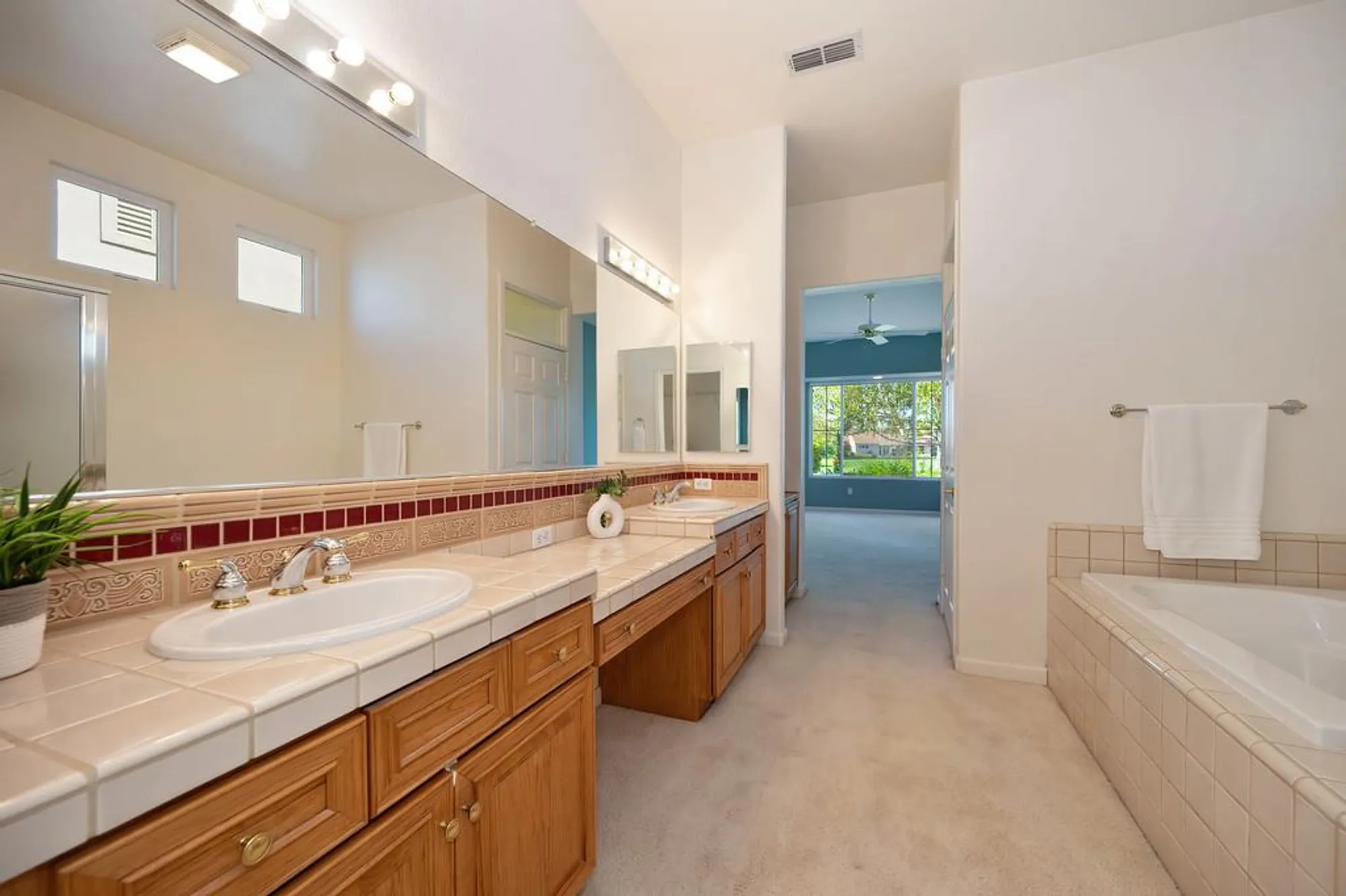 Property Slideshow image 28 of 39 | 6196 strawberry station loop, Roseville, CA, 95747