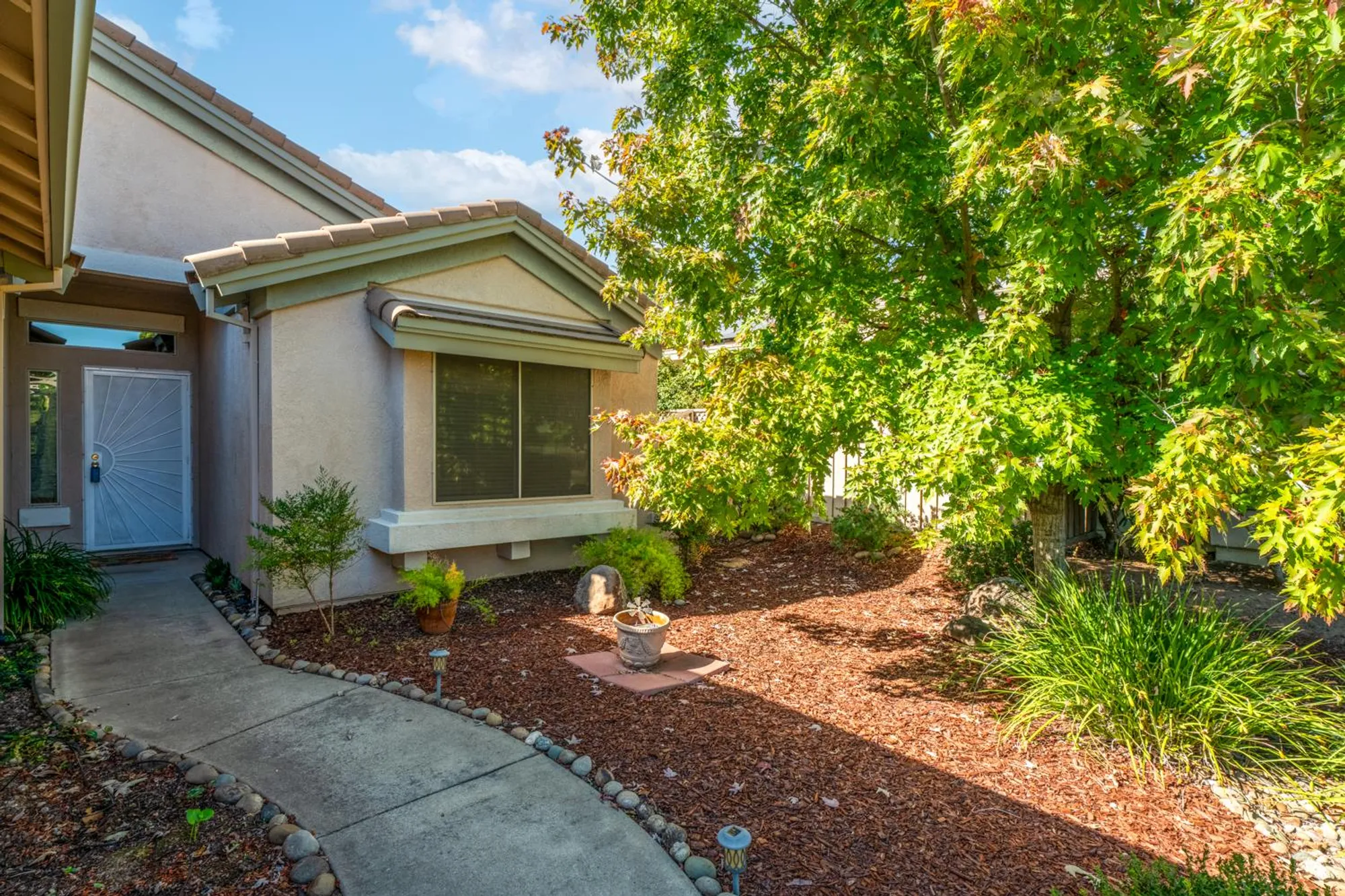 Property Slideshow image 3 of 45 | 1856 farmgate ln, Lincoln, CA, 95648