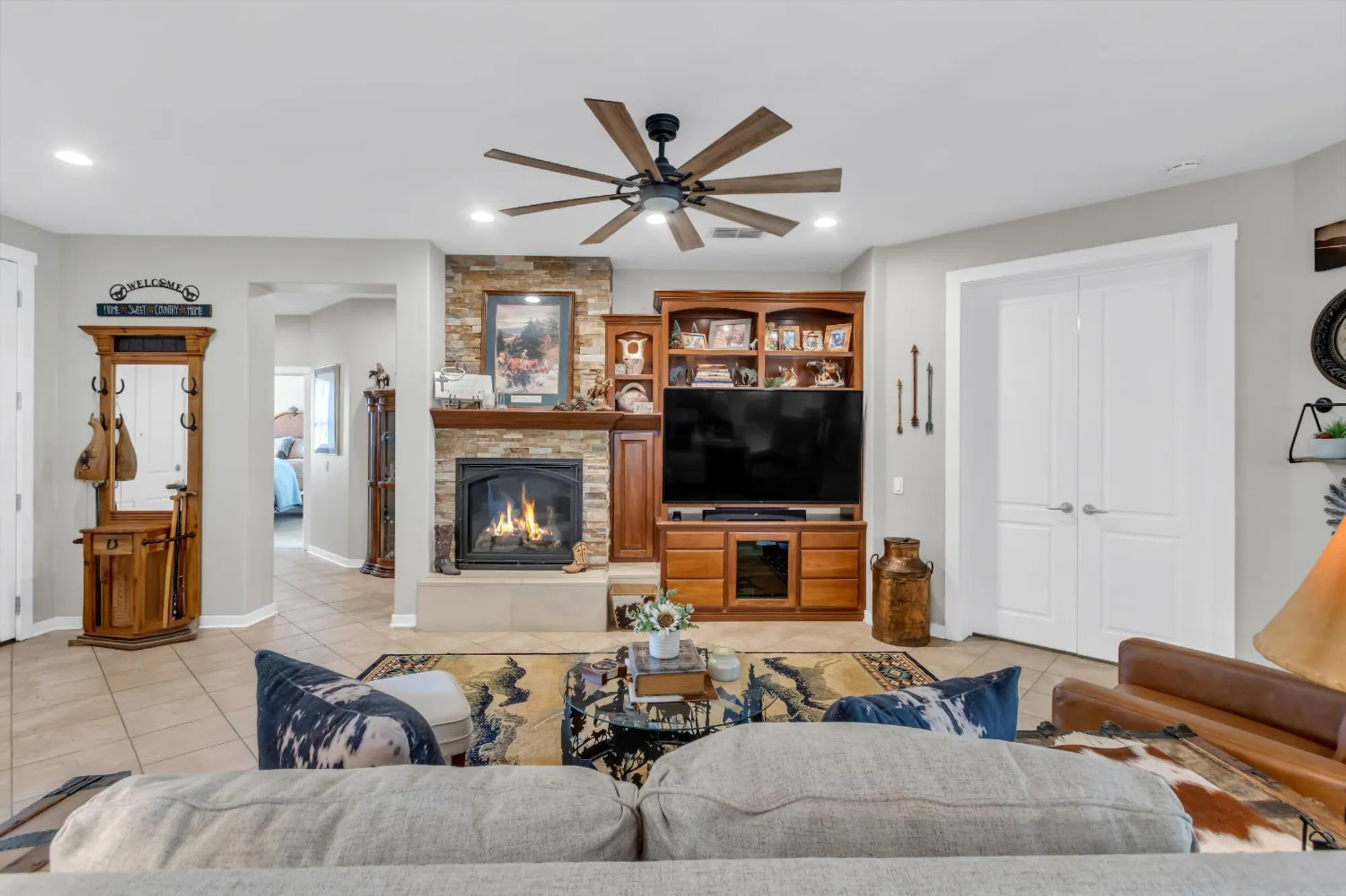 Property Slideshow image 8 of 50 | 404 mossy ct, Lincoln, CA, 95648