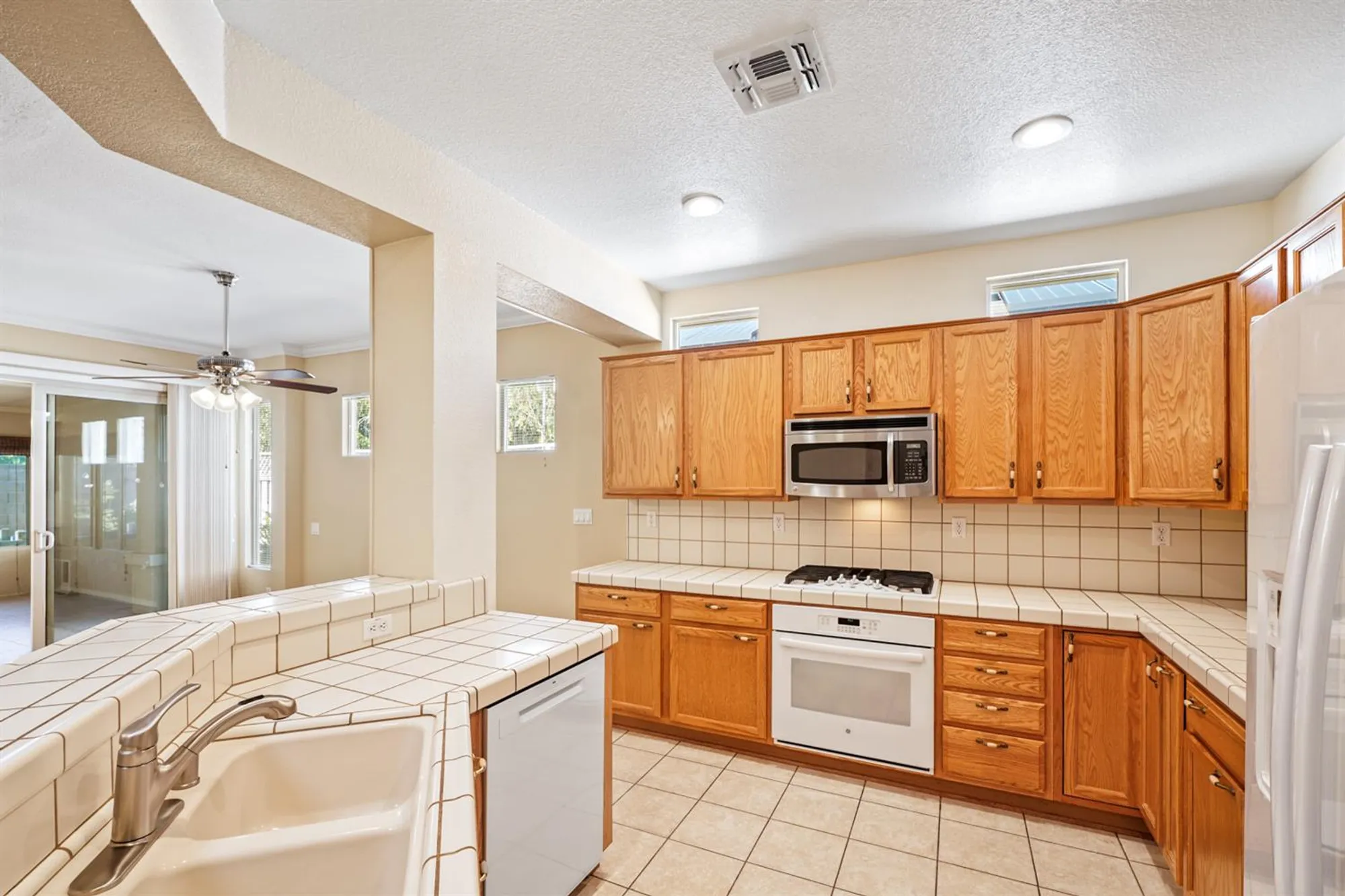 Property Slideshow image 7 of 45 | 1856 farmgate ln, Lincoln, CA, 95648