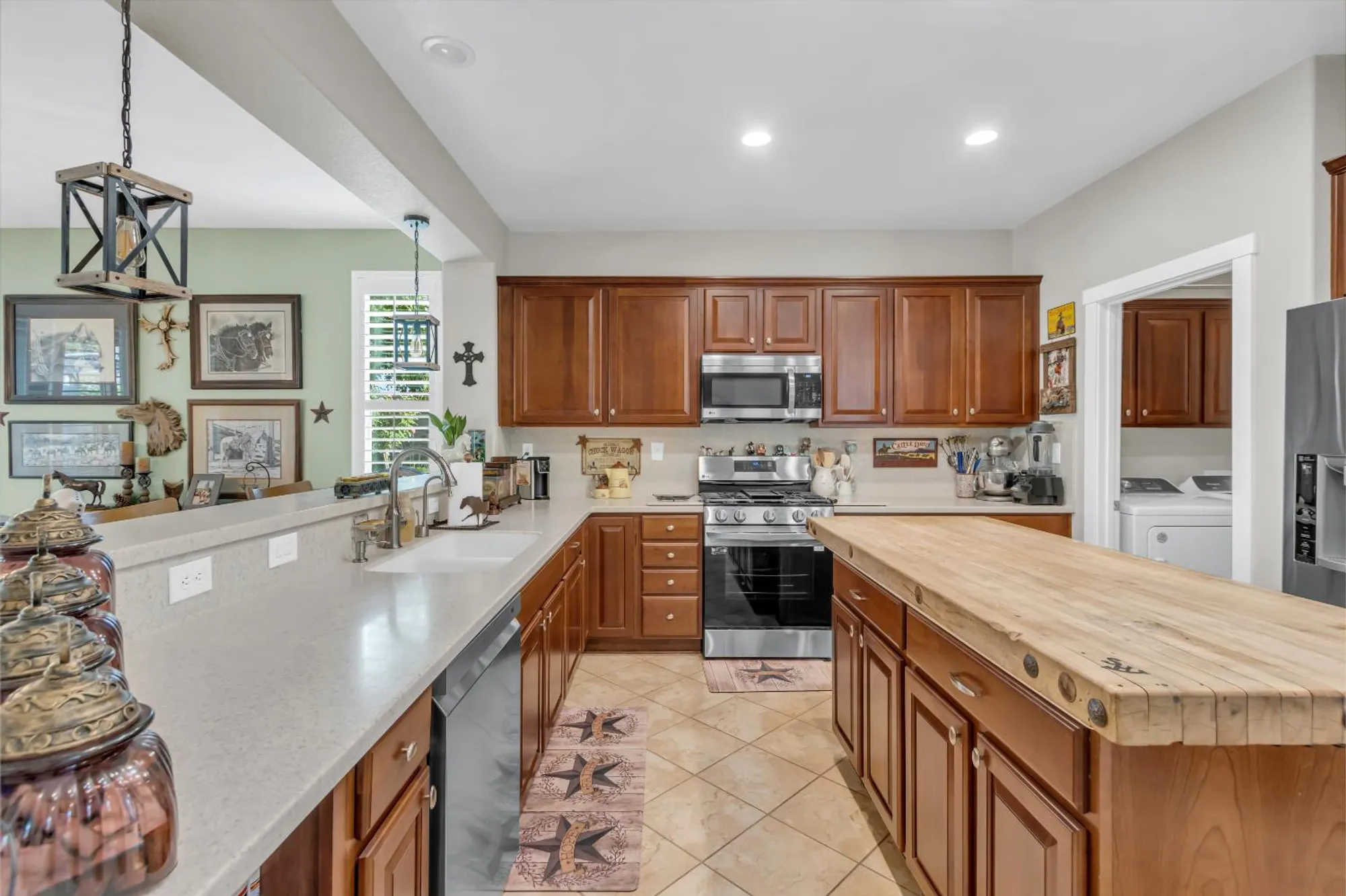 Property Slideshow image 14 of 50 | 404 mossy ct, Lincoln, CA, 95648