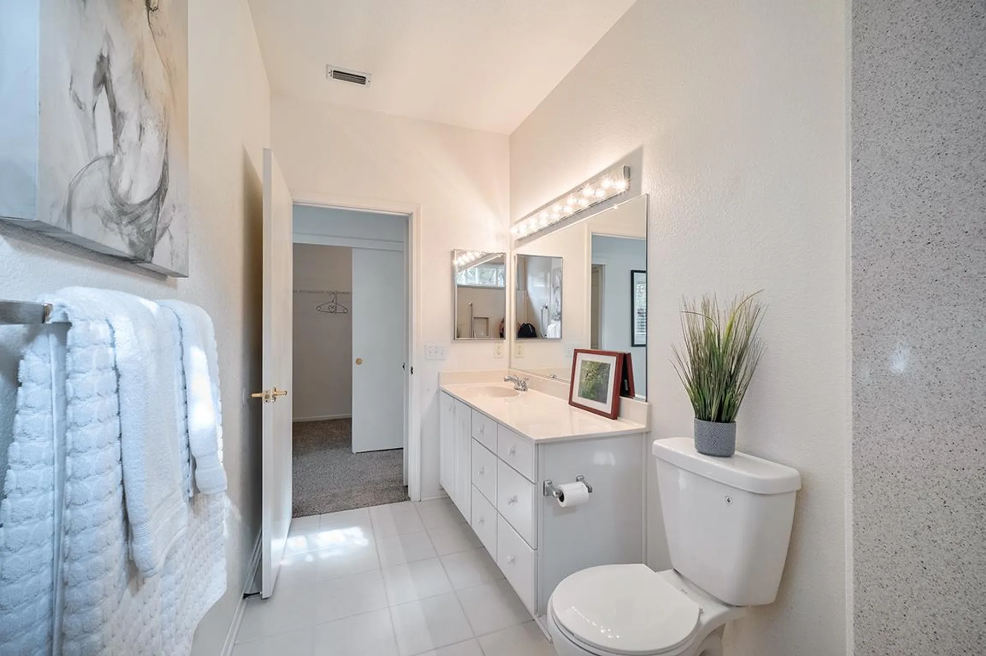 Property Slideshow image 32 of 42 | 221 silver strike ct, Roseville, CA, 95747