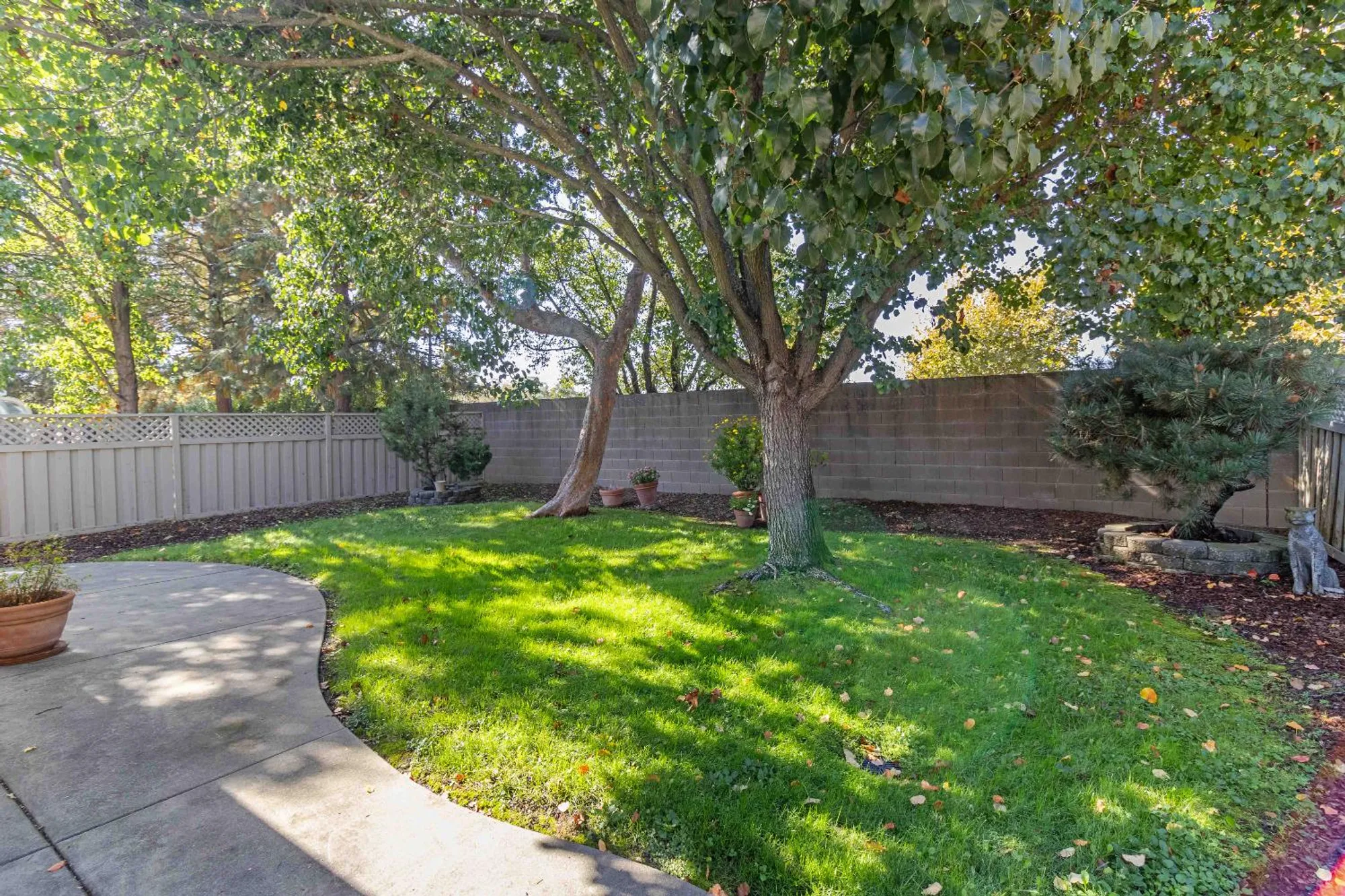 Property Slideshow image 21 of 22 | 7389 apple hollow loop, Roseville, CA, 95747