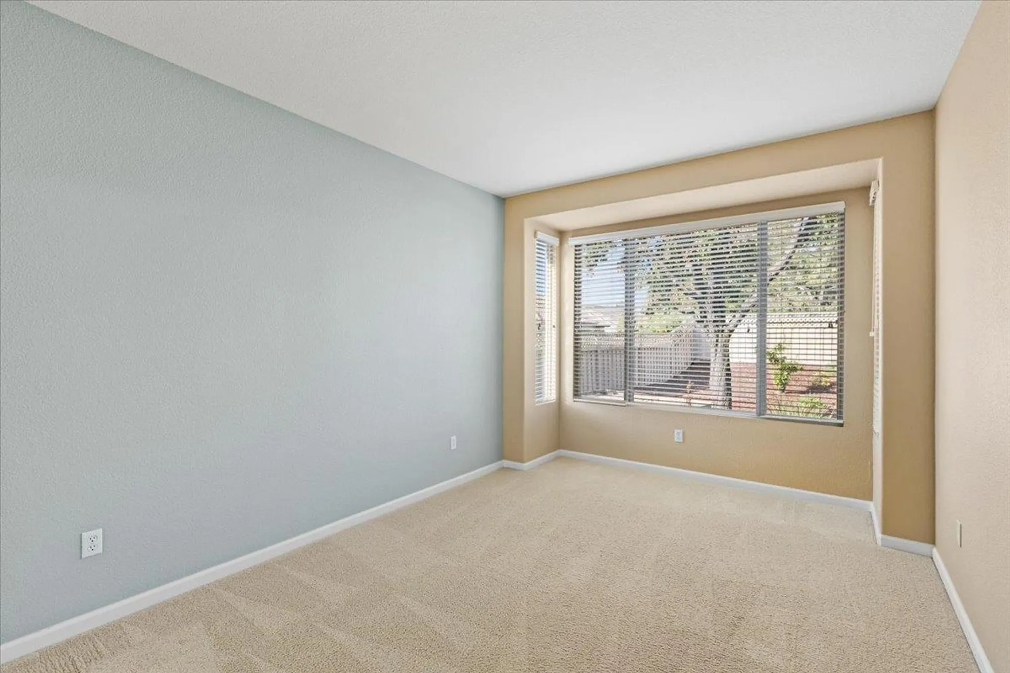 Property Slideshow image 28 of 34 | 1816 barn valley ln, Lincoln, CA, 95648