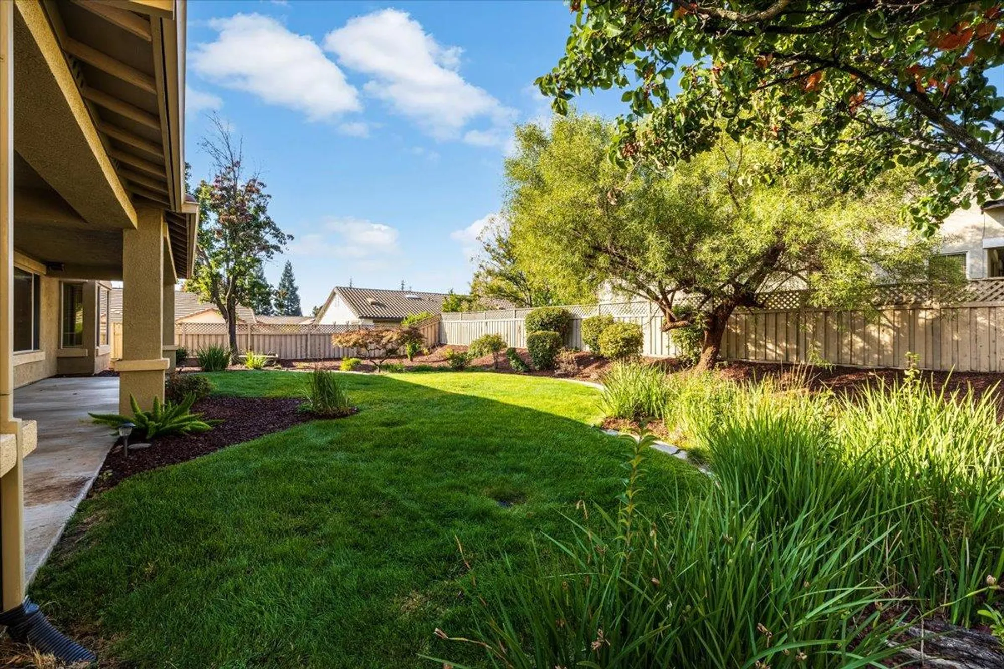 Property Slideshow image 6 of 34 | 1816 barn valley ln, Lincoln, CA, 95648