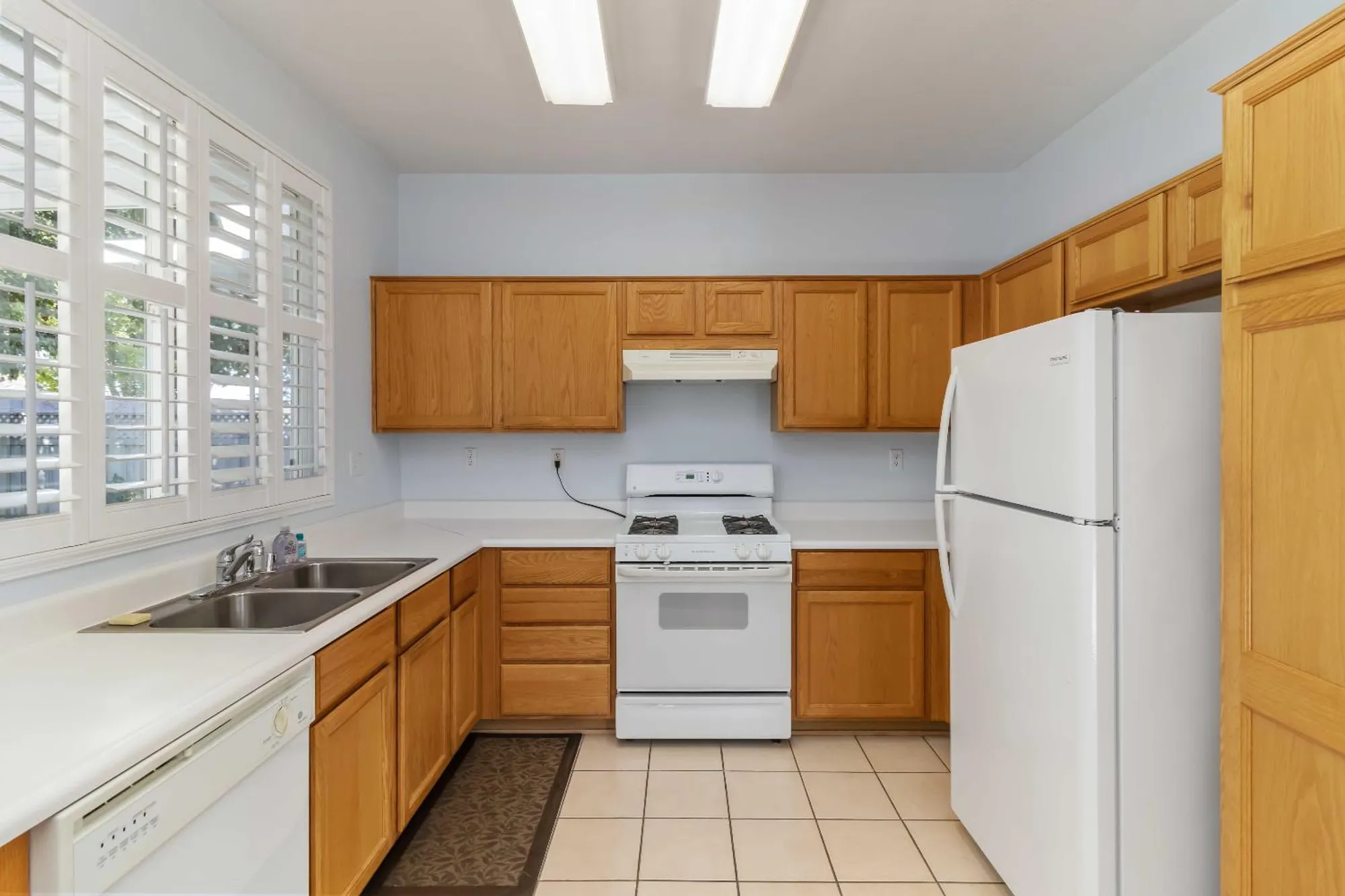 Property Slideshow image 11 of 22 | 7389 apple hollow loop, Roseville, CA, 95747