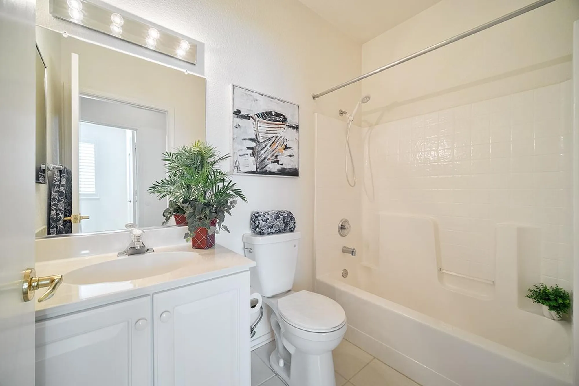 Property Slideshow image 36 of 42 | 221 silver strike ct, Roseville, CA, 95747