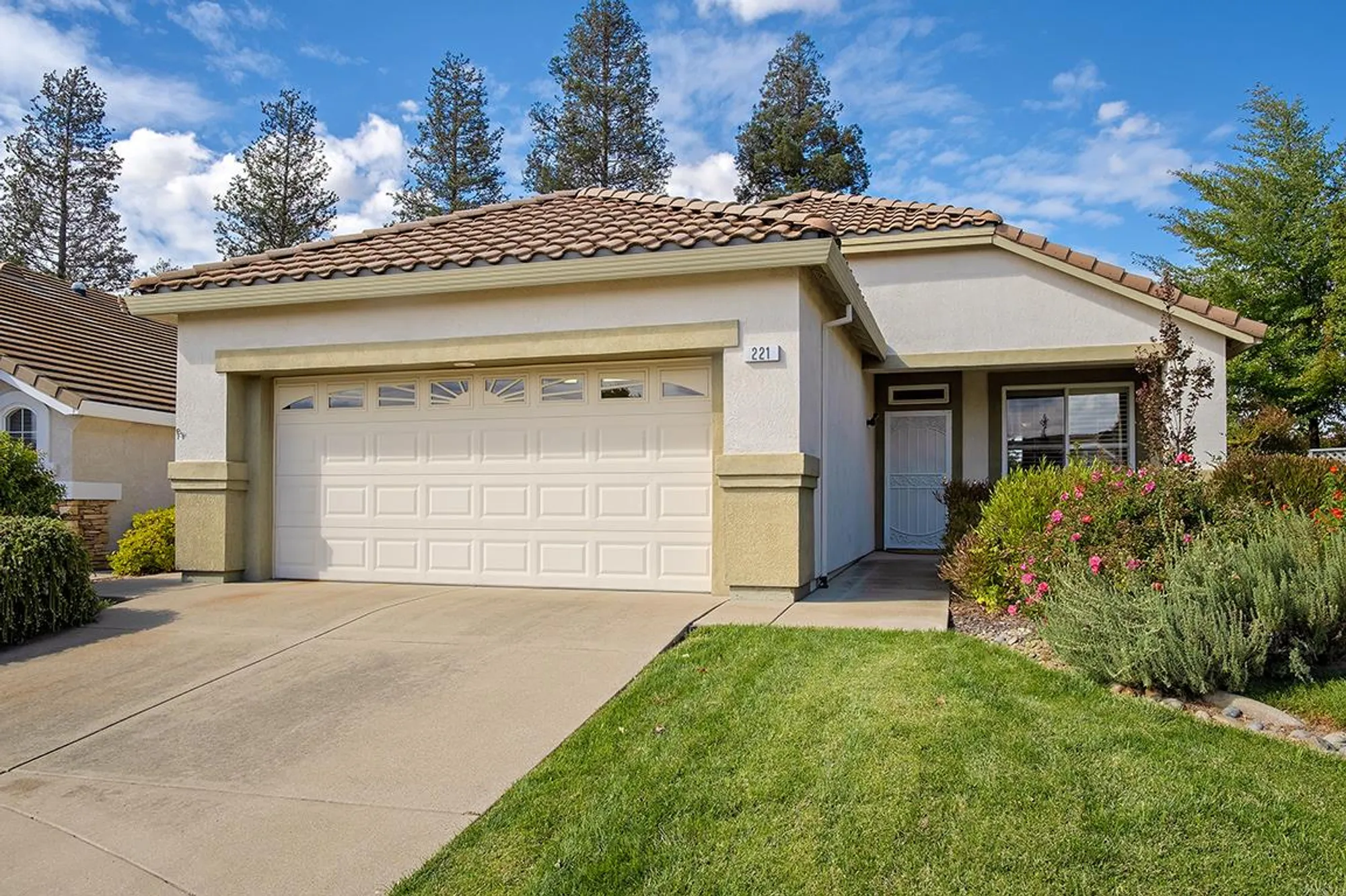 Property Slideshow image 11 of 42 | 221 silver strike ct, Roseville, CA, 95747