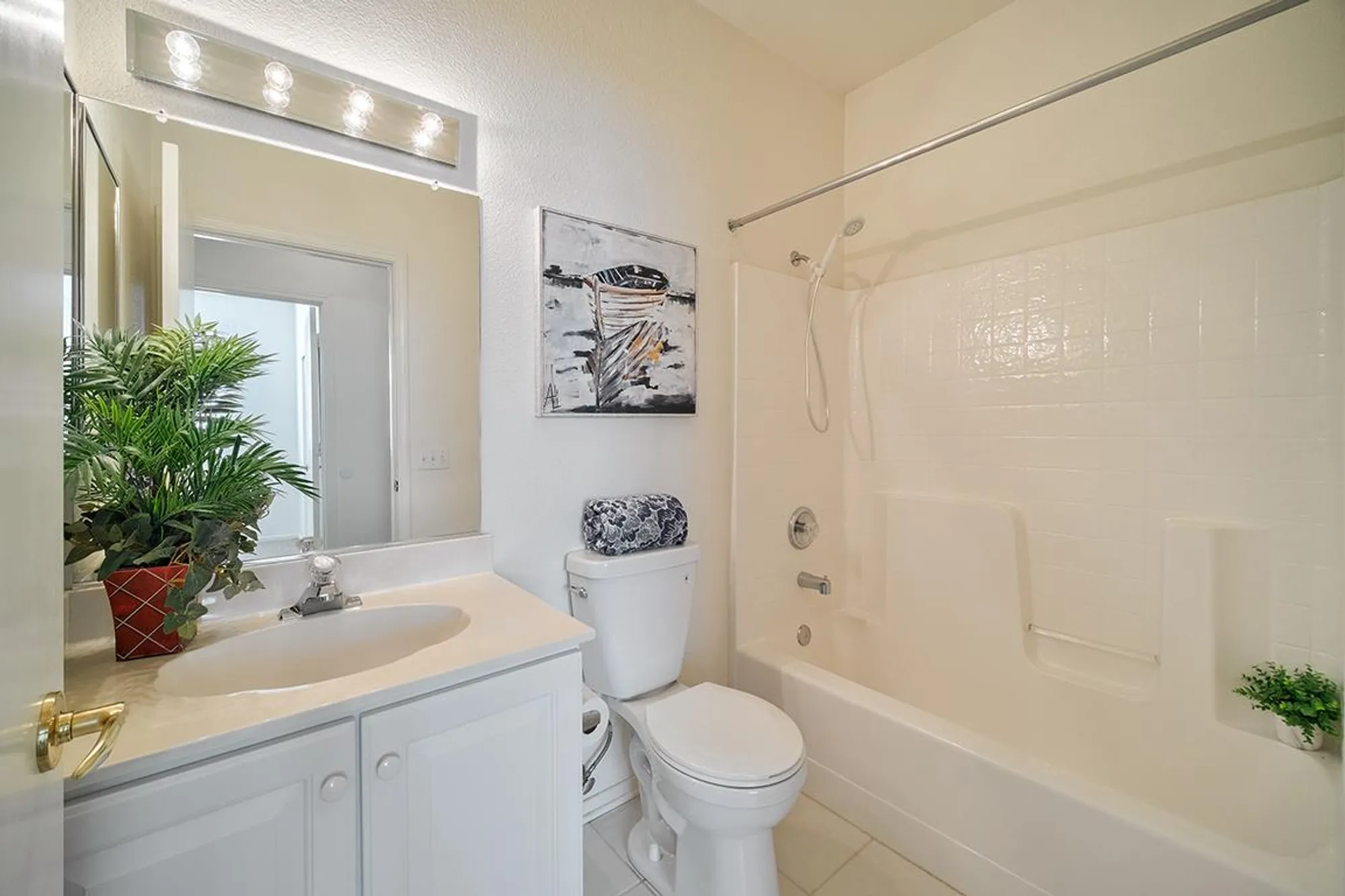 Property Slideshow image 9 of 42 | 221 silver strike ct, Roseville, CA, 95747