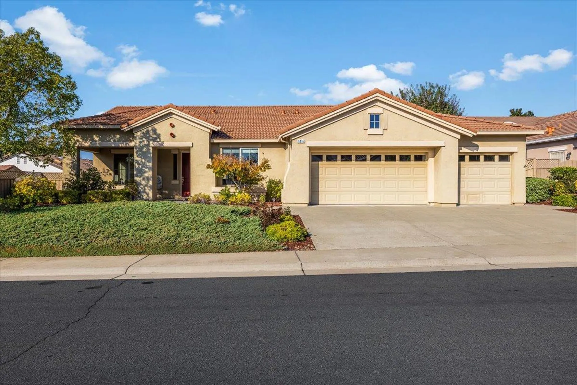 Property Slideshow image 1 of 34 | 1816 barn valley ln, Lincoln, CA, 95648