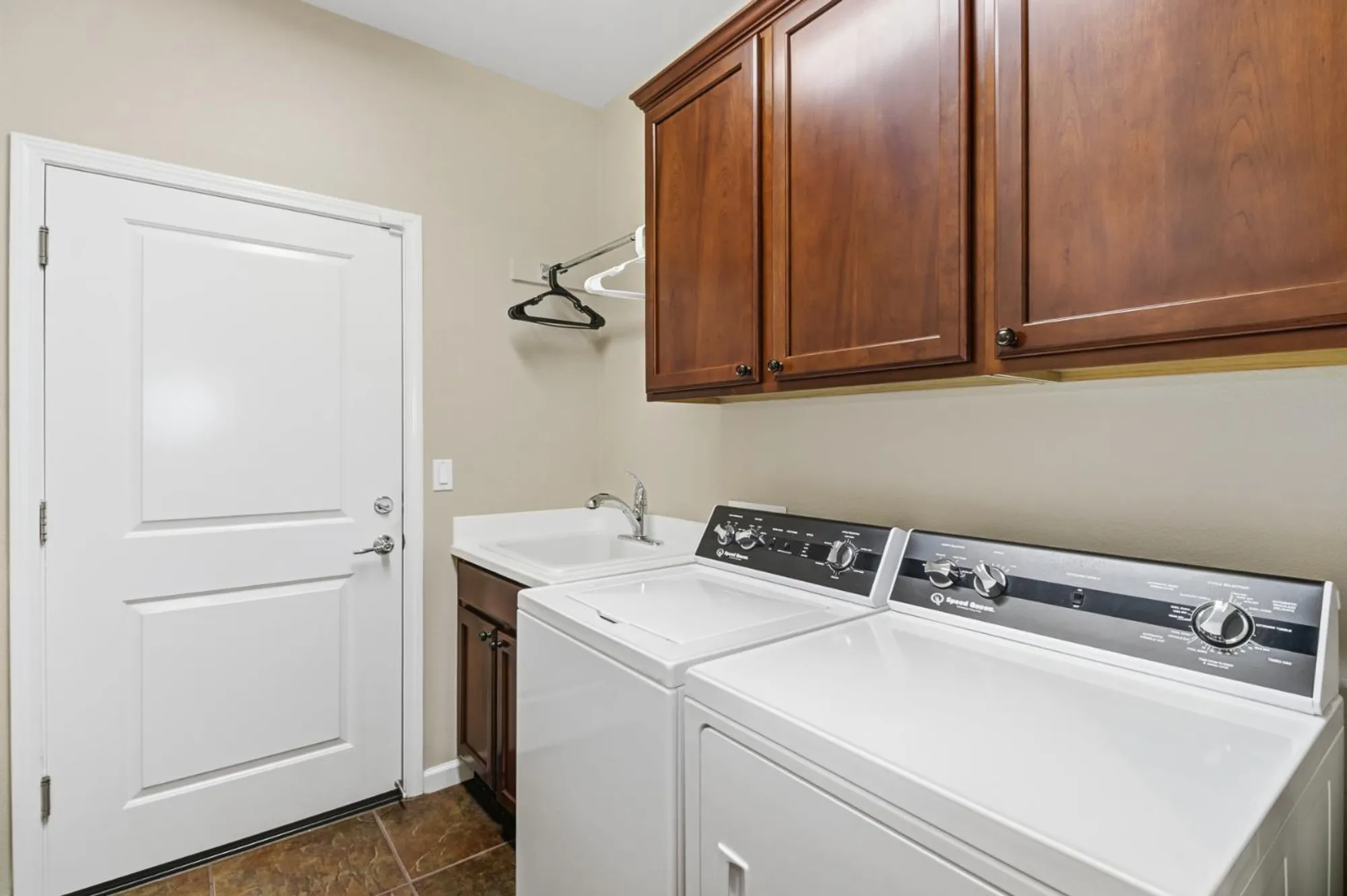 Property Slideshow image 37 of 64 | 9590 oakham way, Elk Grove, CA, 95757