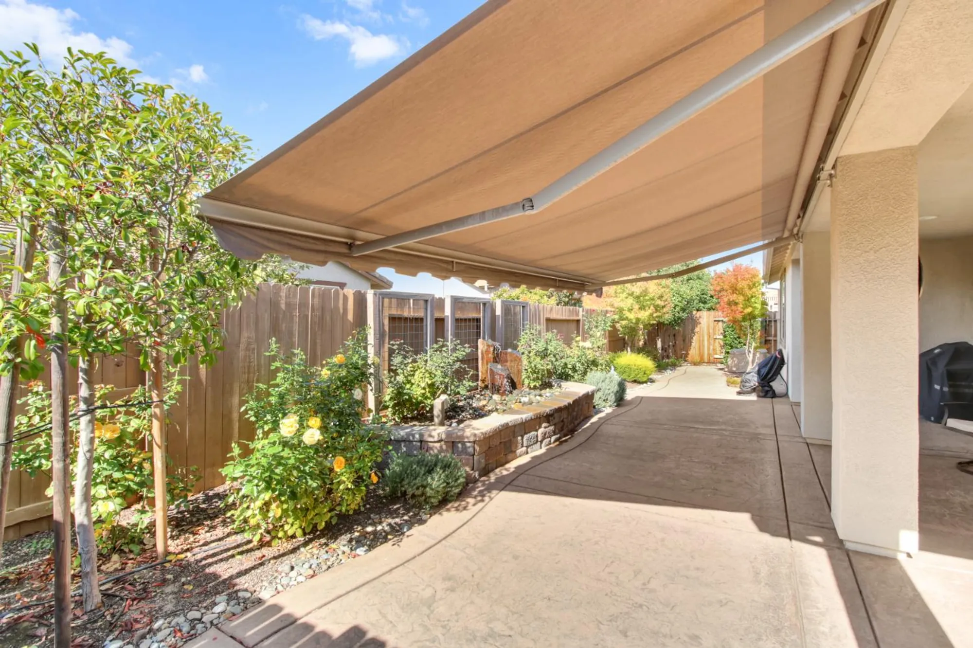 Property Slideshow image 45 of 64 | 9590 oakham way, Elk Grove, CA, 95757